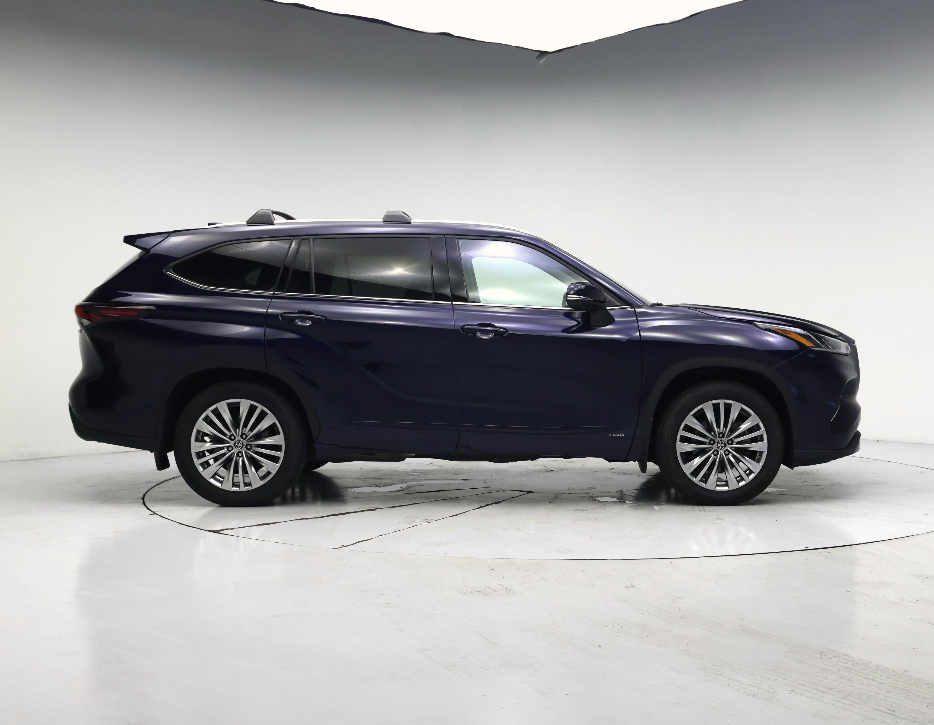 Thumbnail: 2024 Toyota Highlander - 7