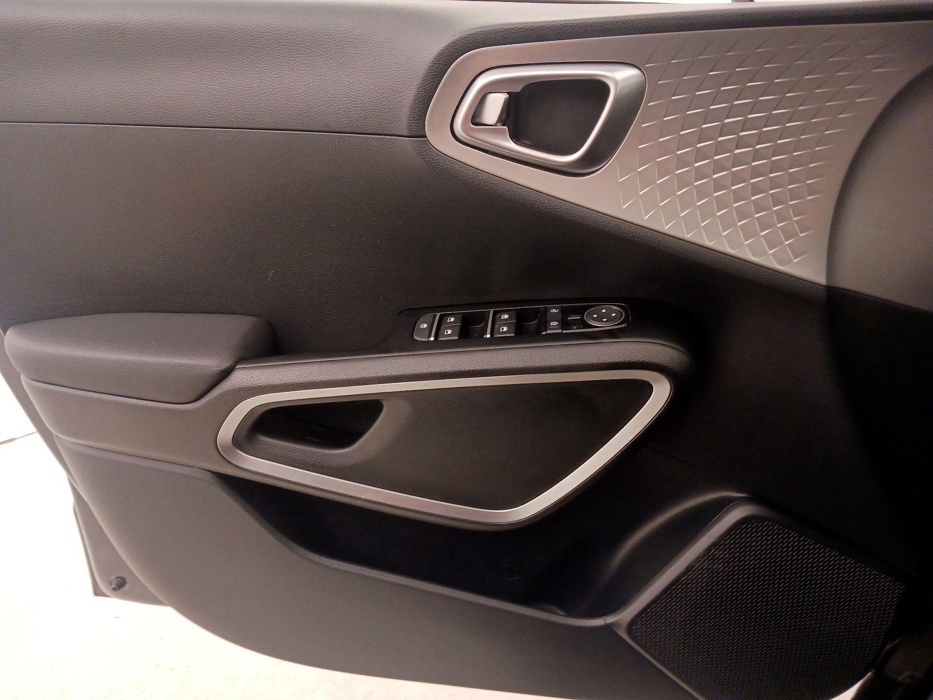 Thumbnail: 2023 Kia Soul - 12