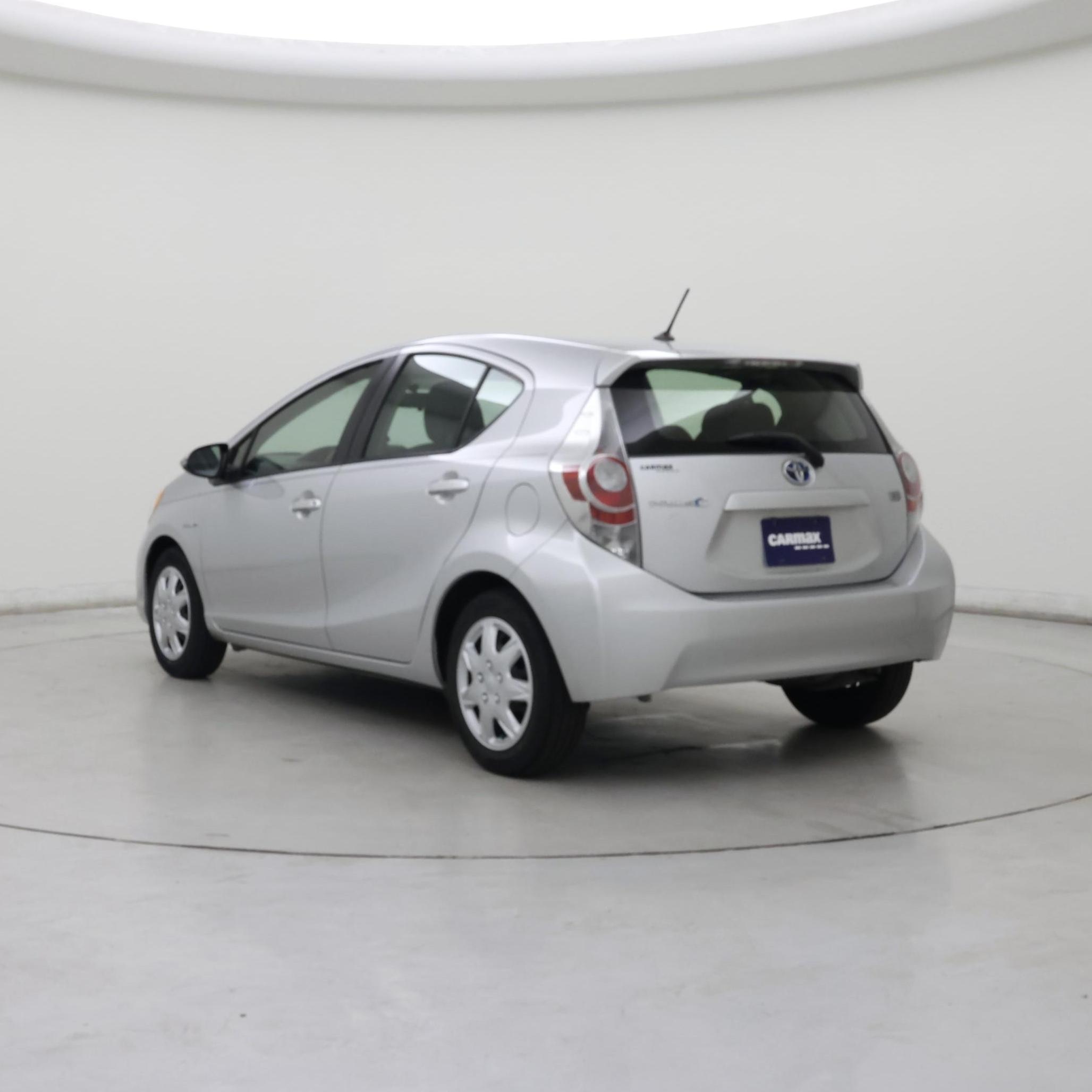 Thumbnail: 2014 Toyota Prius c - 2