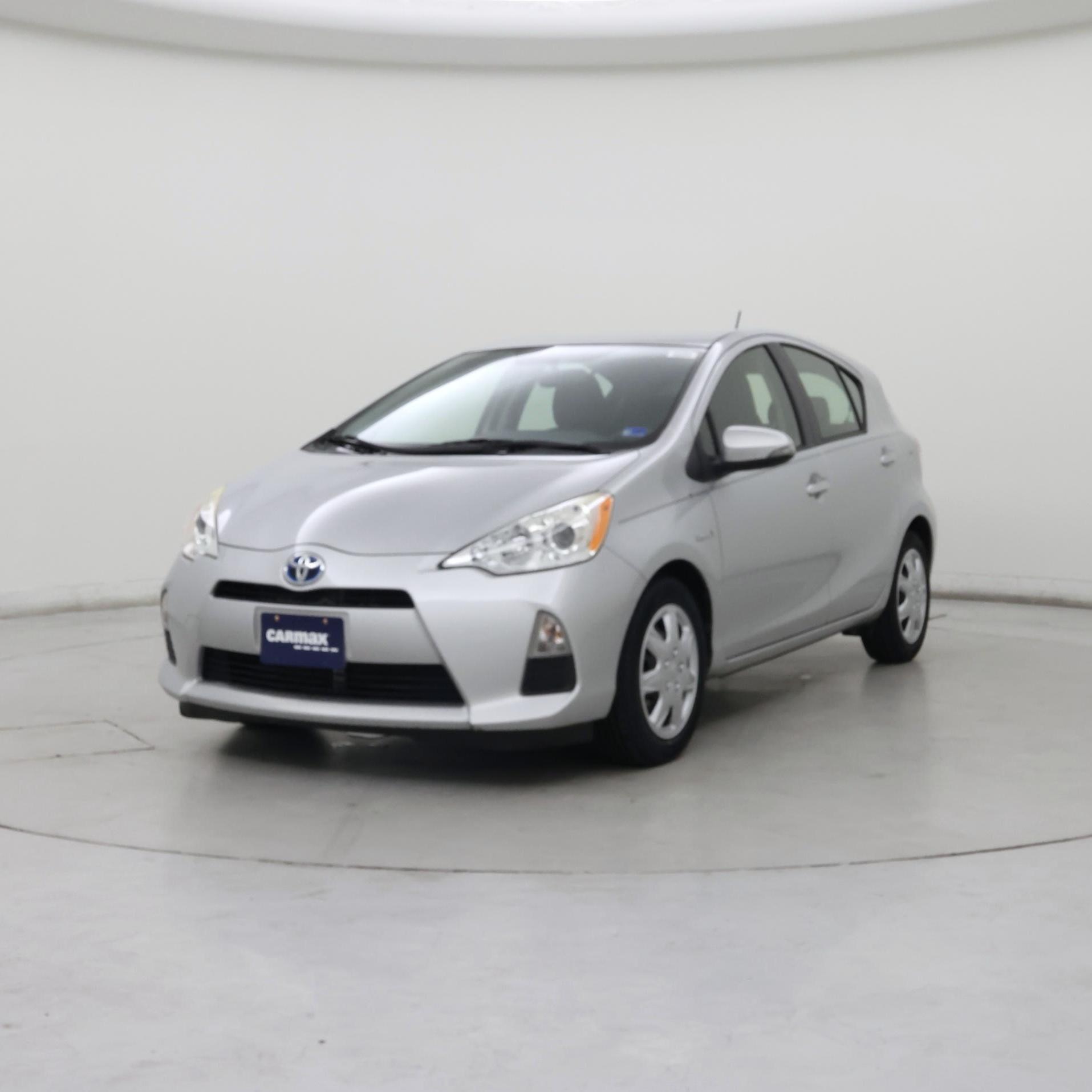 Thumbnail: 2014 Toyota Prius c - 4