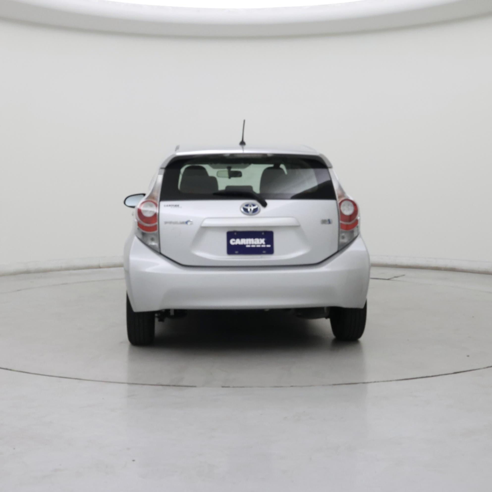 Thumbnail: 2014 Toyota Prius c - 6