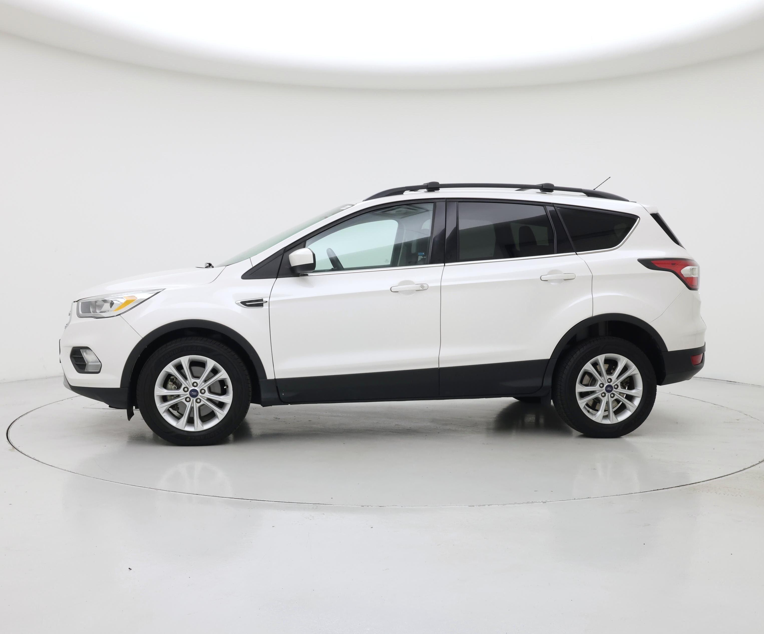 Thumbnail: 2017 Ford Escape - 3