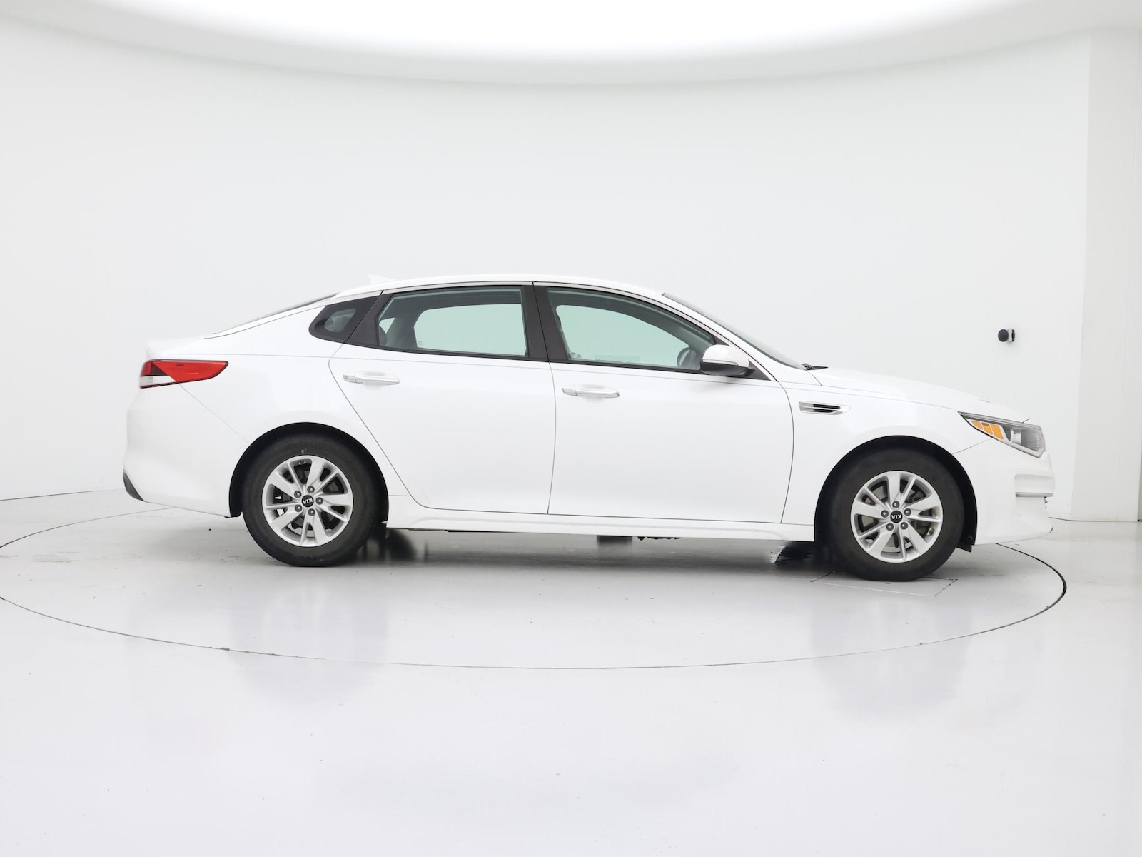 2018 Kia Optima LX - Photo 8