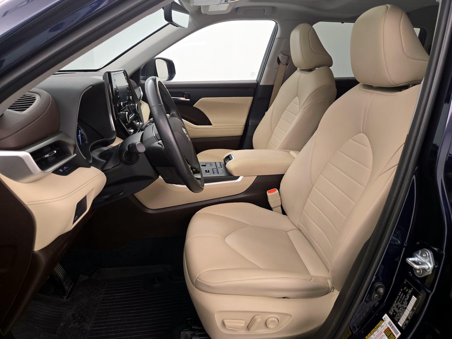 Thumbnail: 2021 Toyota Highlander - 11