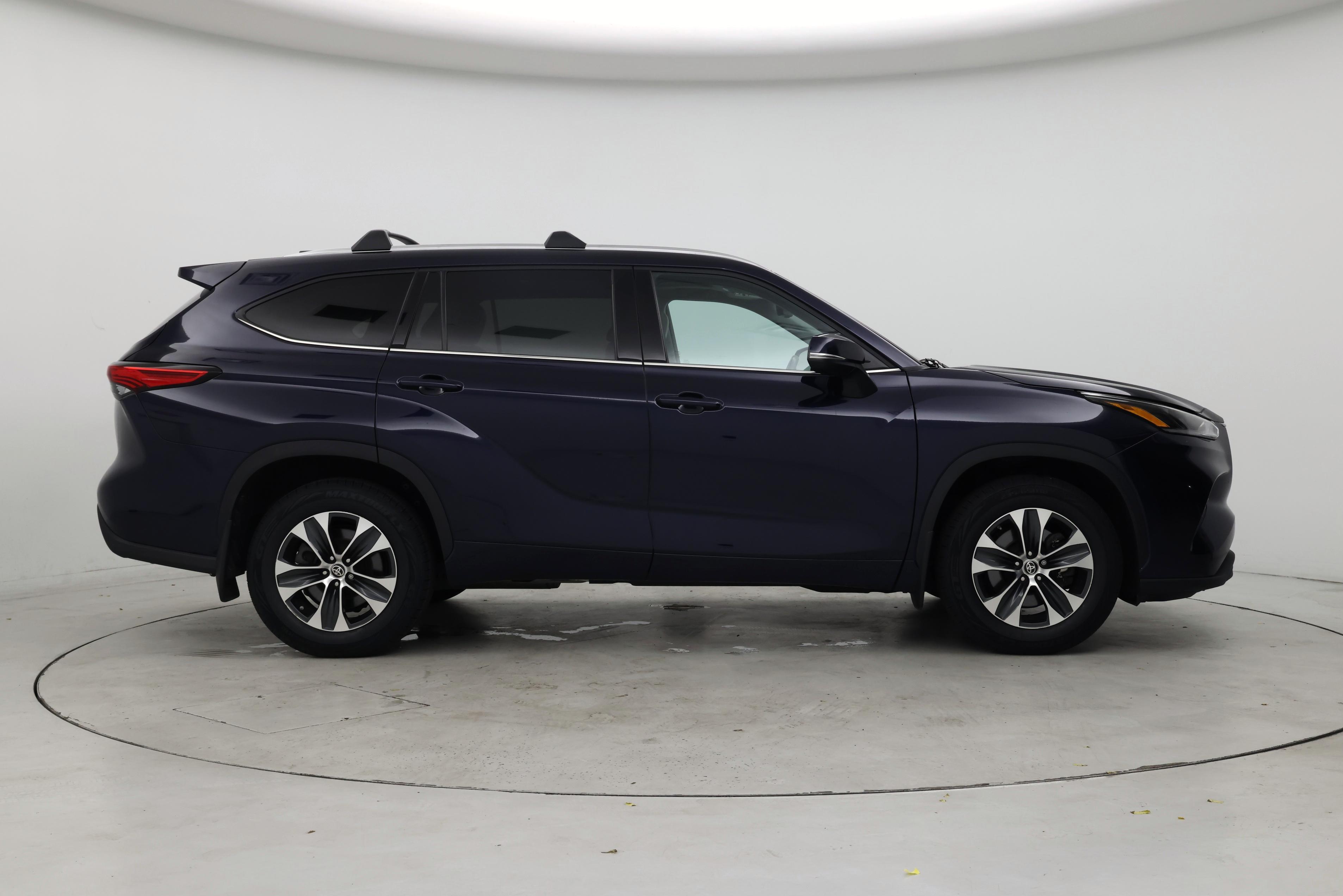 Thumbnail: 2021 Toyota Highlander - 7