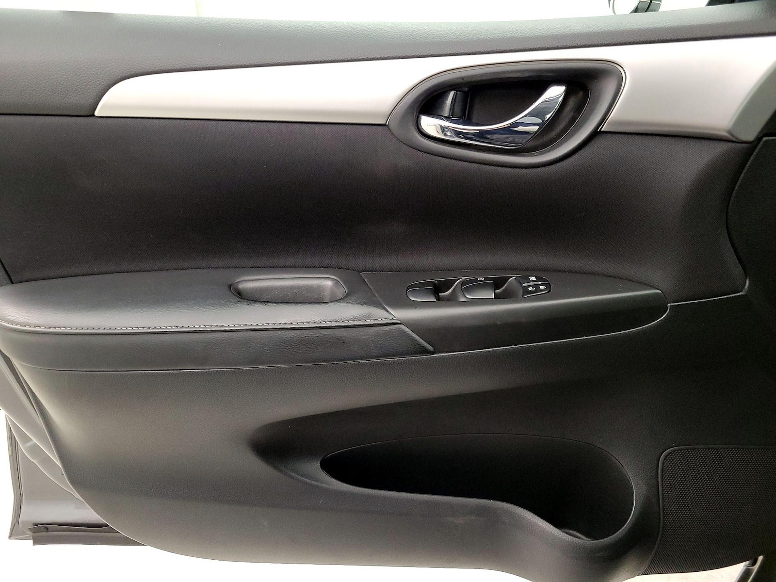 2019 Nissan Sentra S - Photo 11