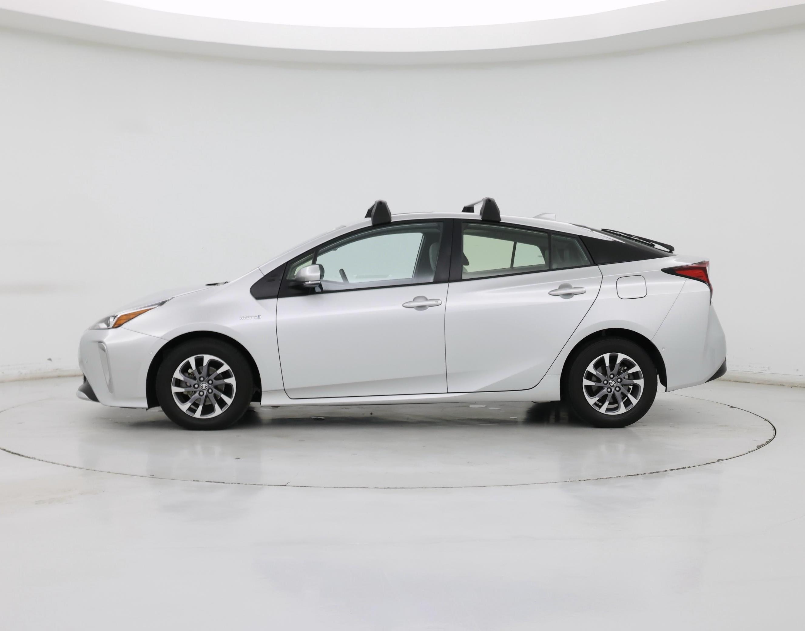 Thumbnail: 2022 Toyota Prius - 3