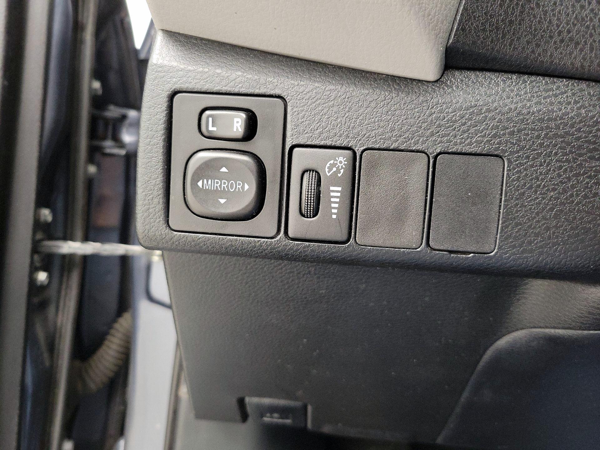 Thumbnail: 2015 Toyota Corolla - 13