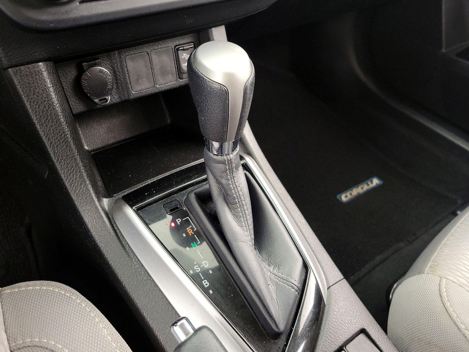 Thumbnail: 2015 Toyota Corolla - 17
