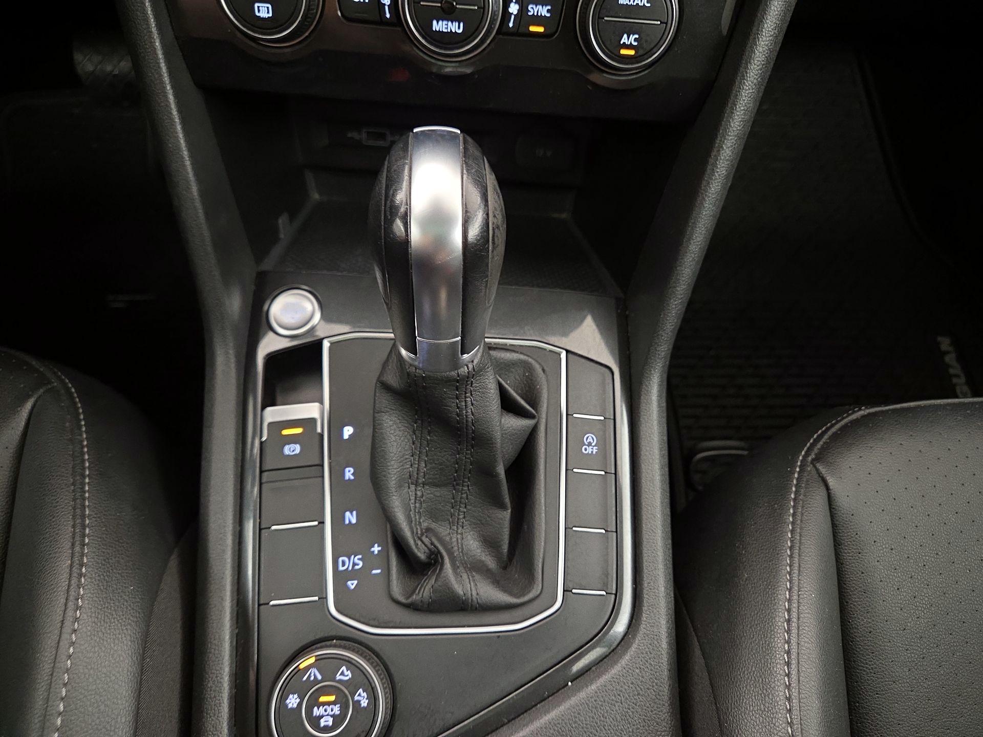 Thumbnail: 2019 Volkswagen Tiguan - 17