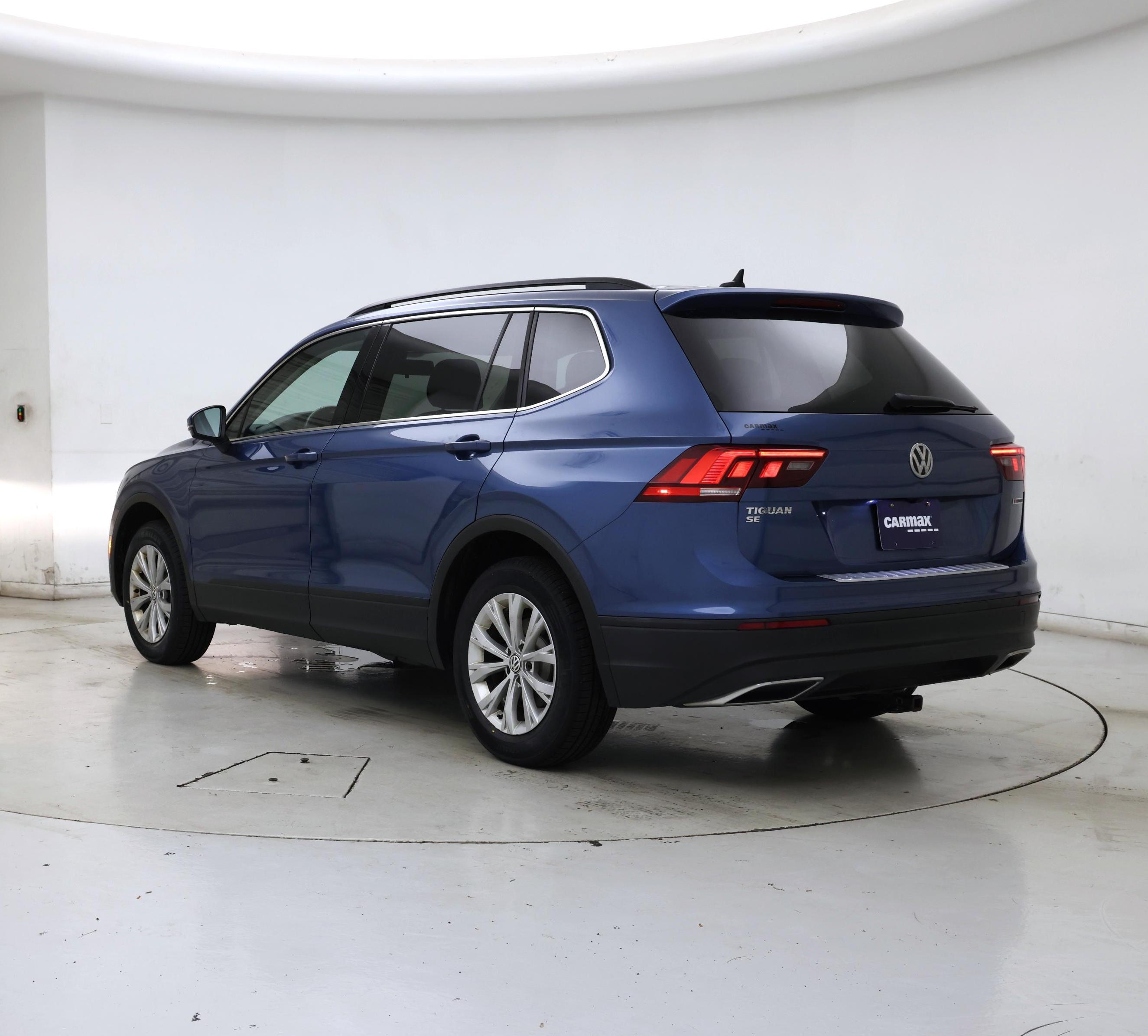 Thumbnail: 2019 Volkswagen Tiguan - 2