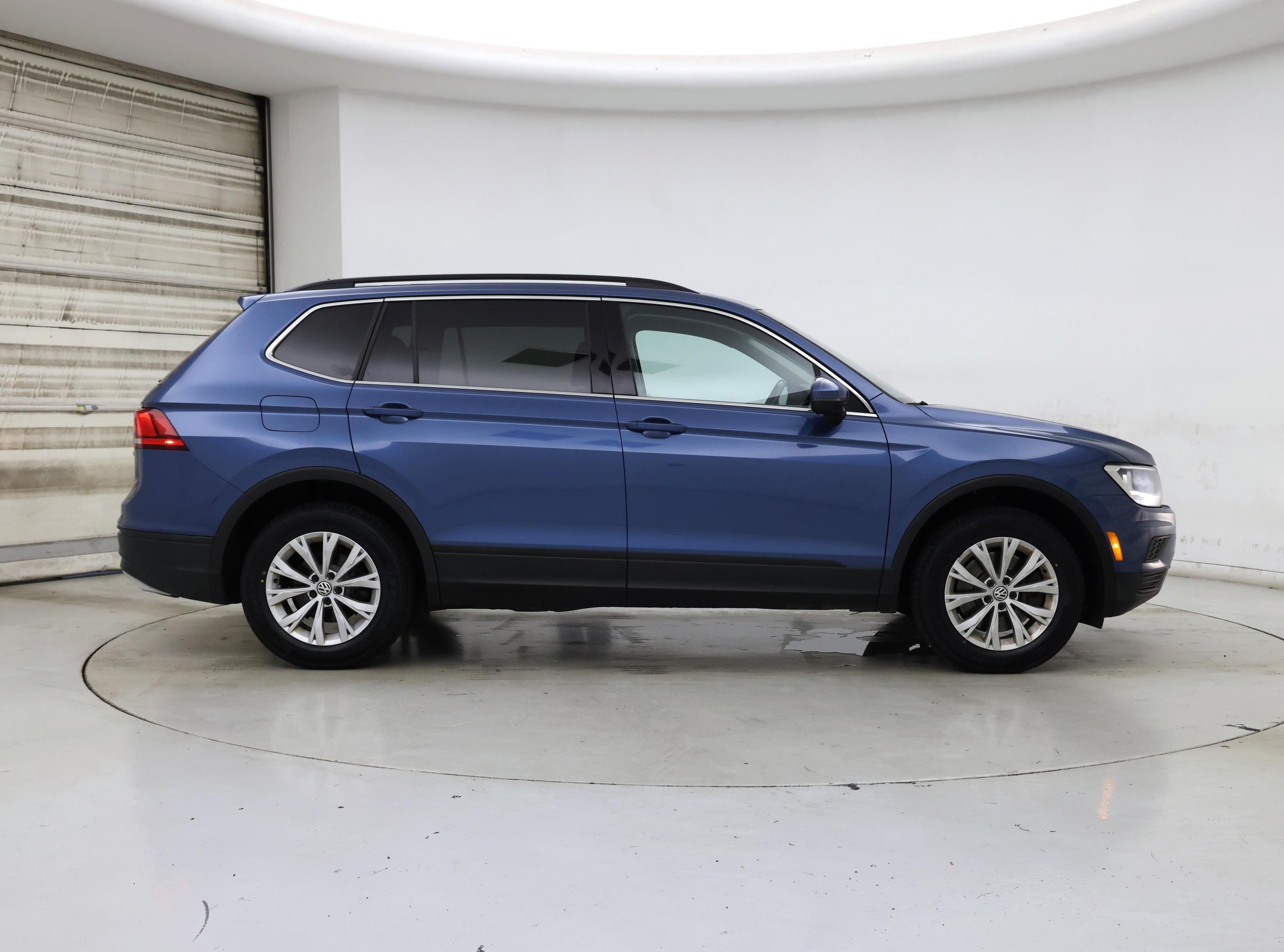 Thumbnail: 2019 Volkswagen Tiguan - 7