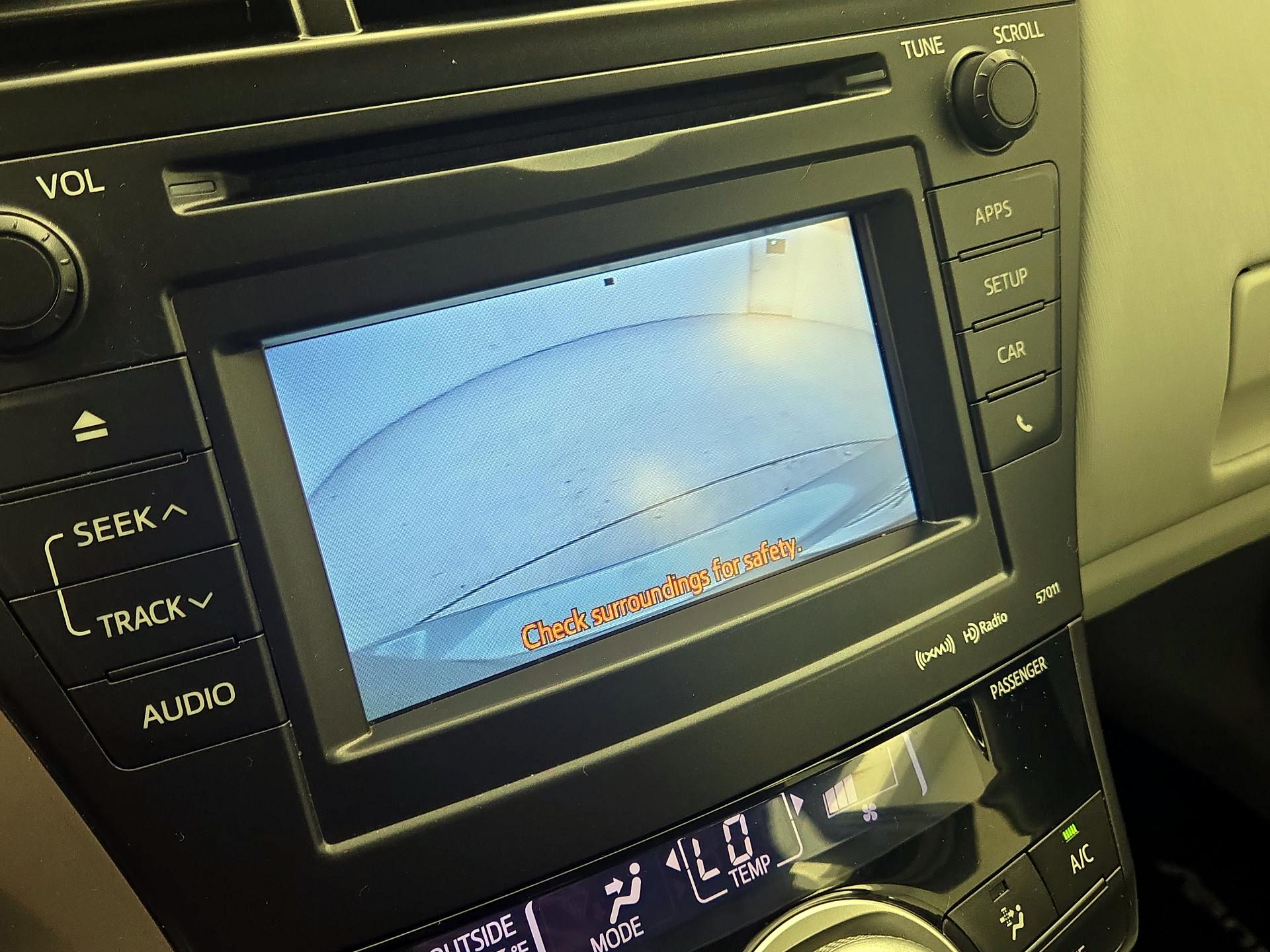 Thumbnail: 2014 Toyota Prius v - 13