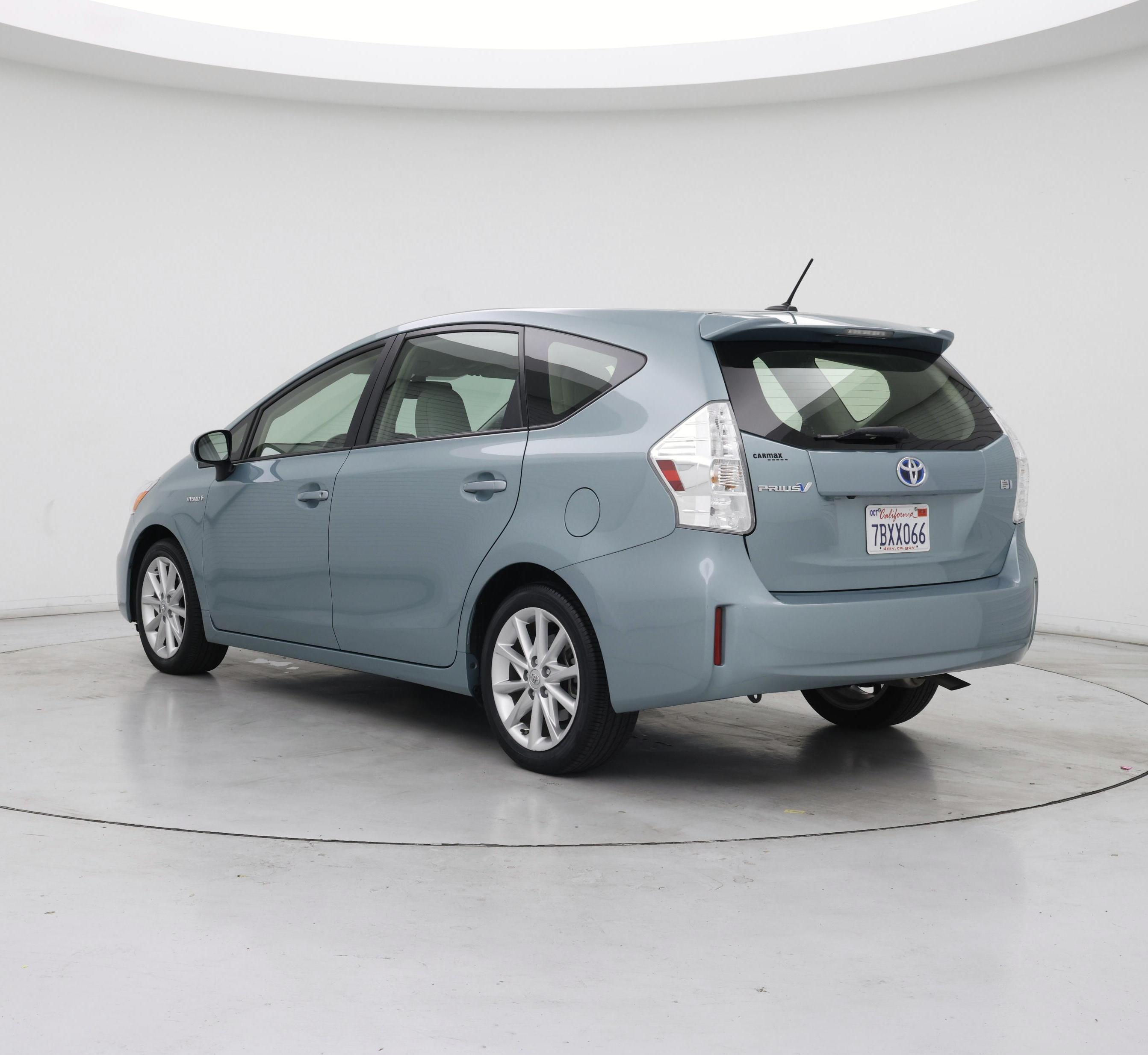 Thumbnail: 2014 Toyota Prius v - 2