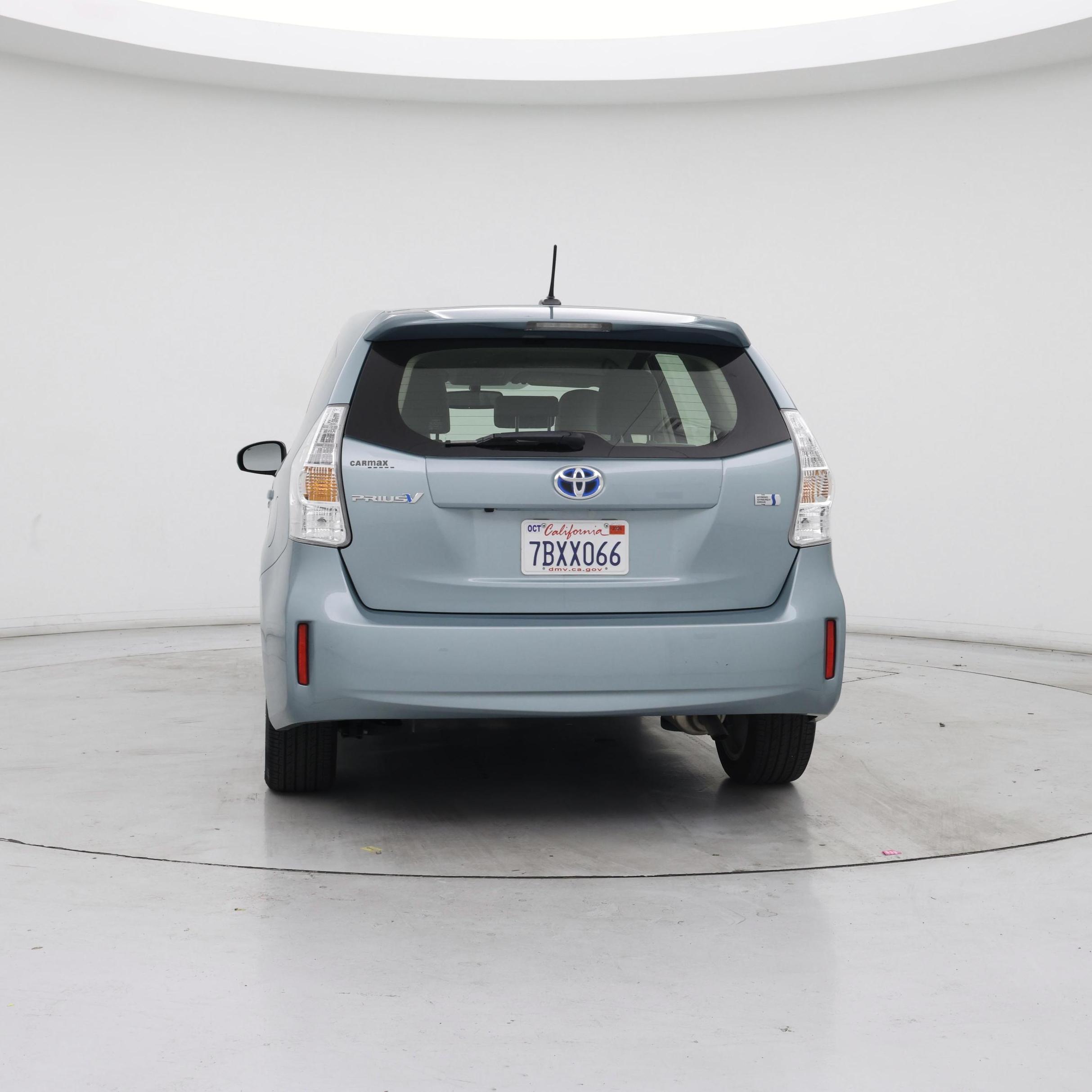 Thumbnail: 2014 Toyota Prius v - 6