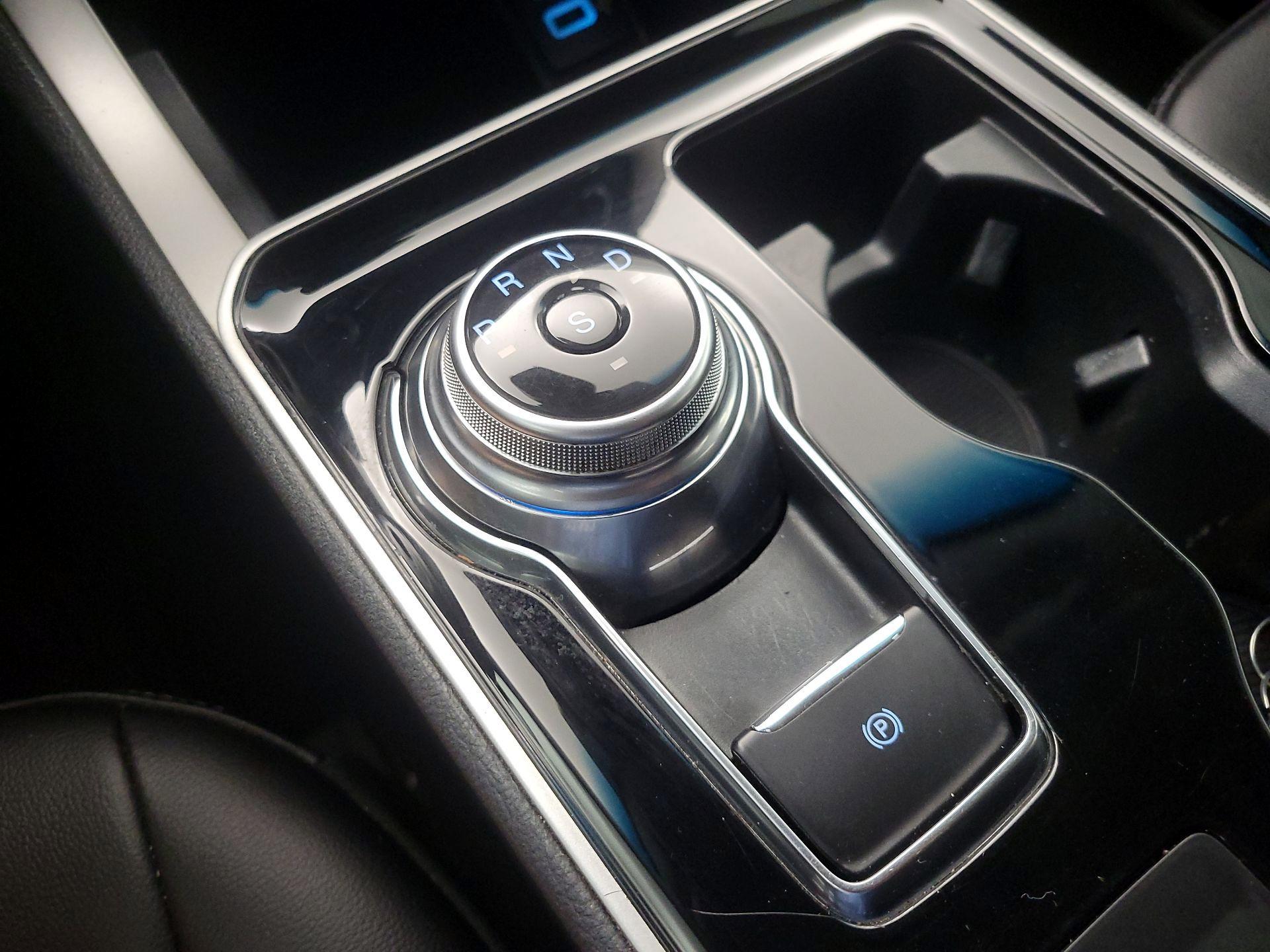 Thumbnail: 2020 Ford Edge - 18