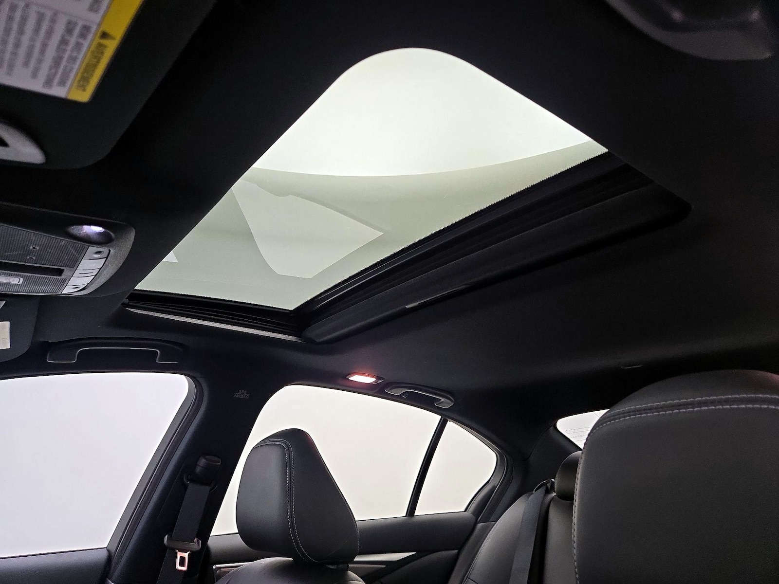 Sunroof(s) & Overhead Airbags