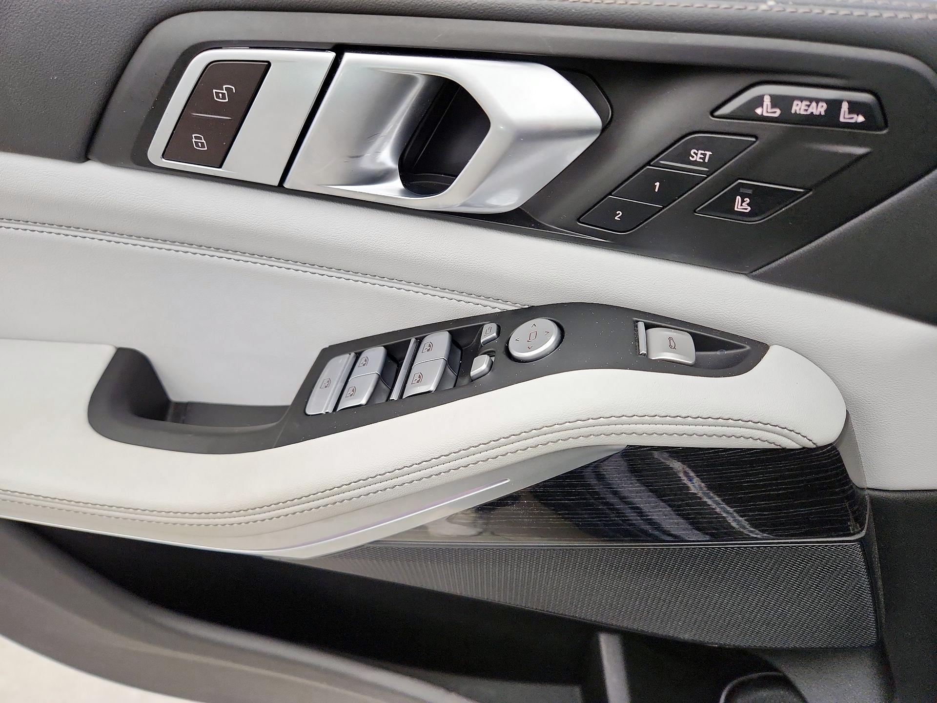 Thumbnail: 2024 BMW X7 - 12