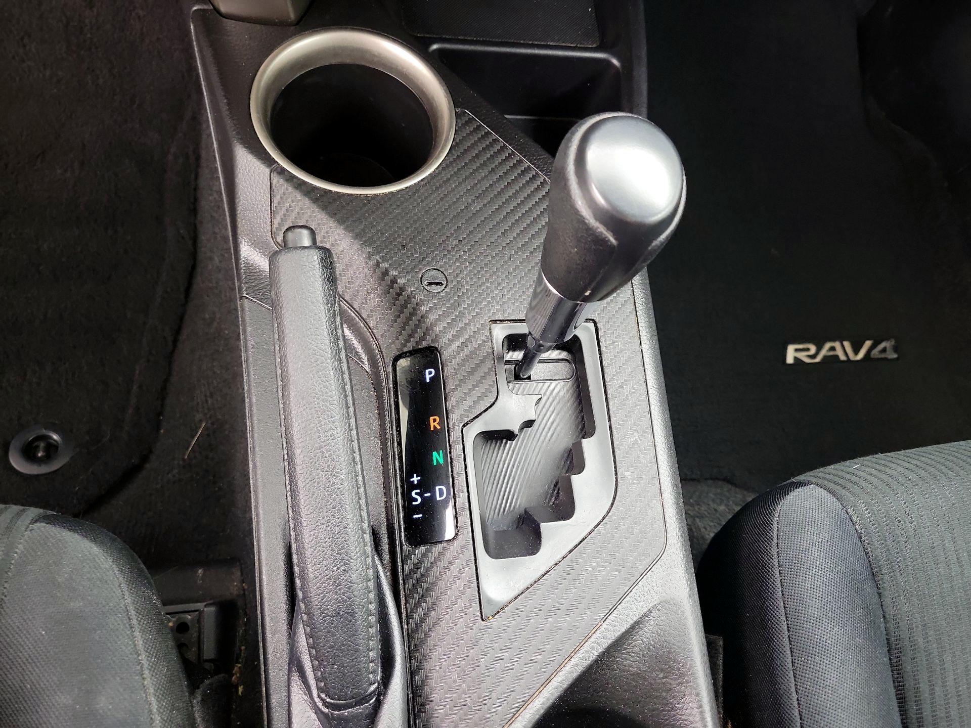 Thumbnail: 2015 Toyota RAV4 - 17
