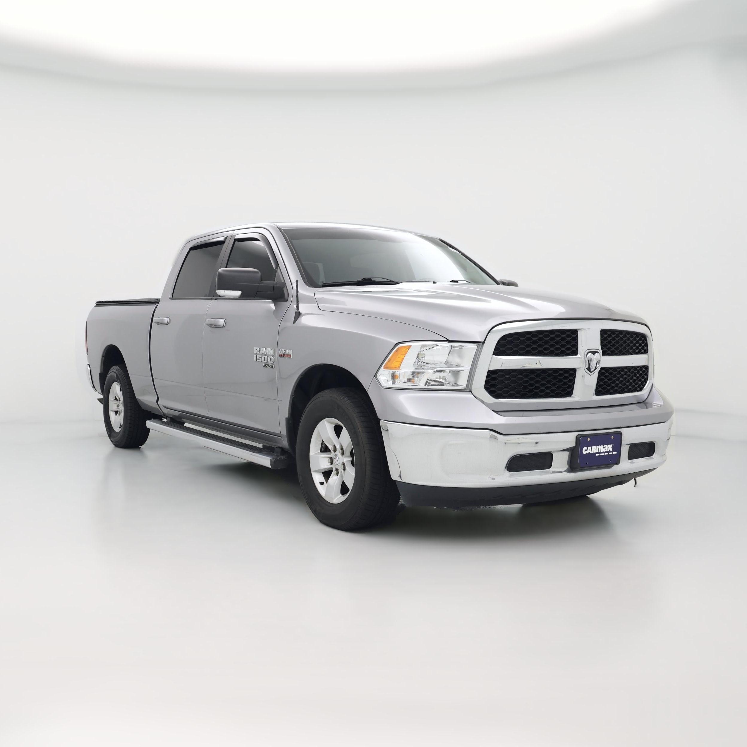 Thumbnail: 2020 RAM 1500 Classic - 1