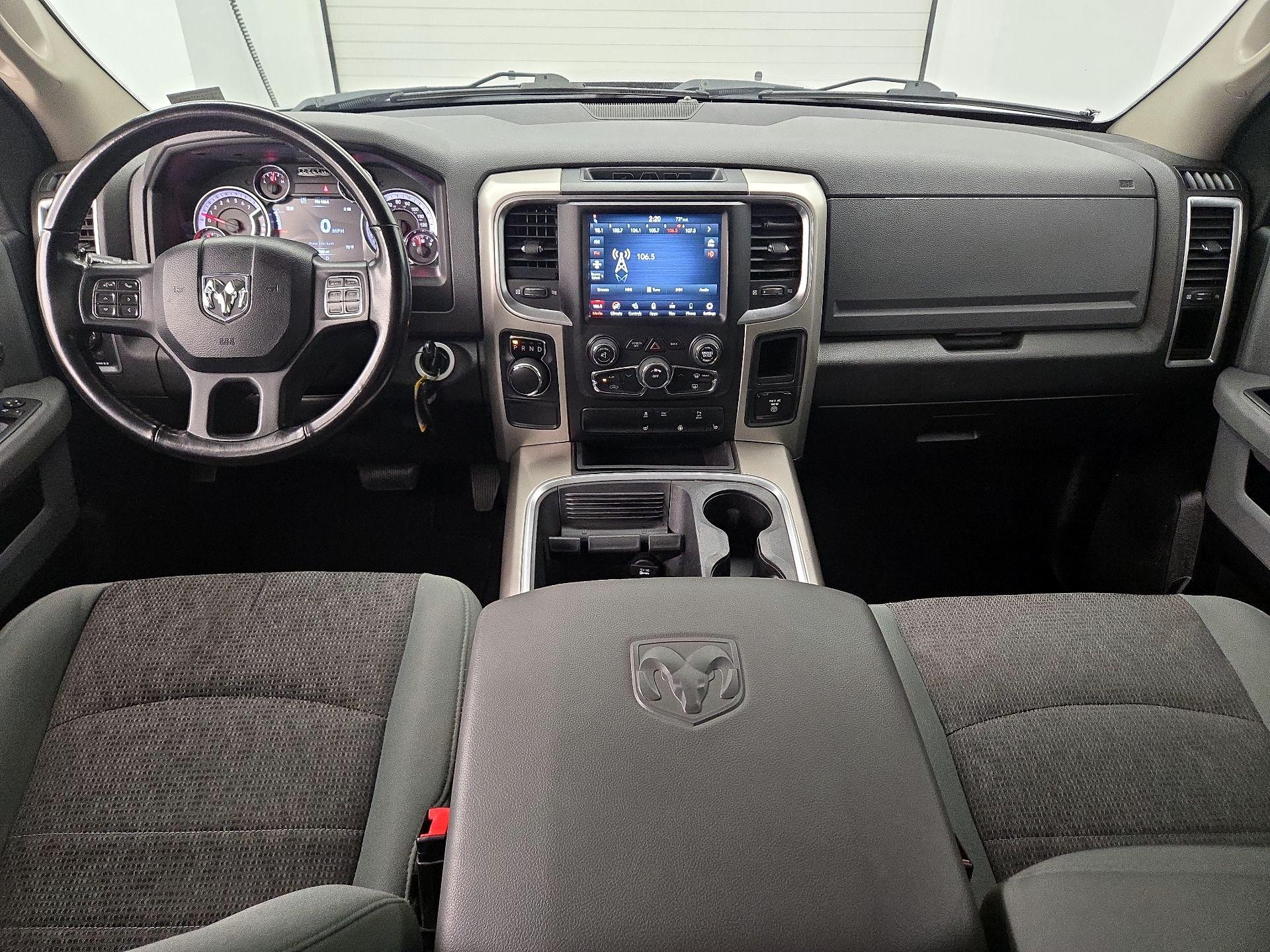 Thumbnail: 2020 RAM 1500 Classic - 9