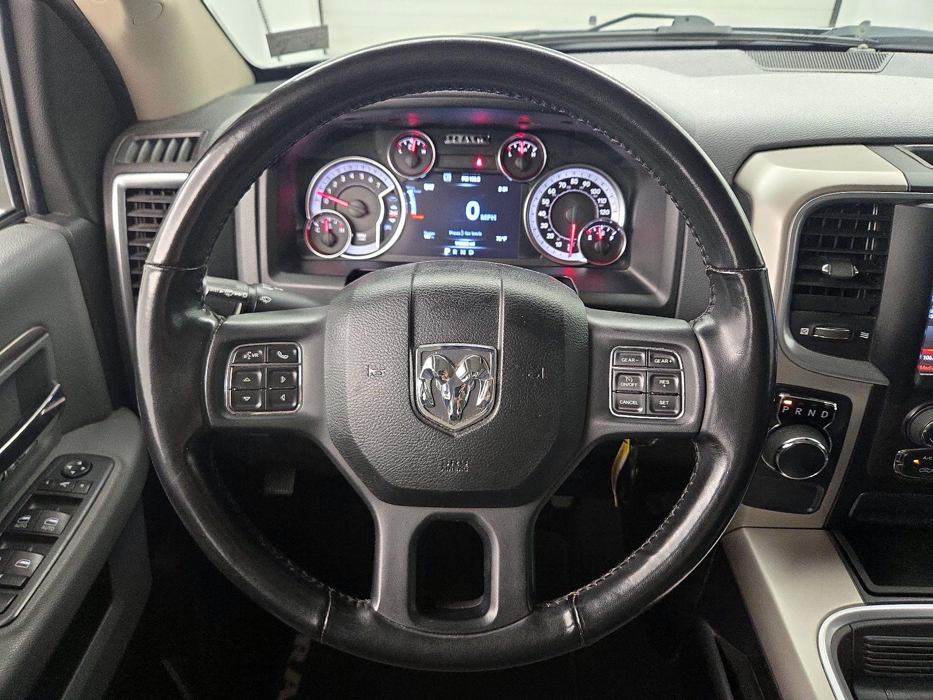 Thumbnail: 2020 RAM 1500 Classic - 10