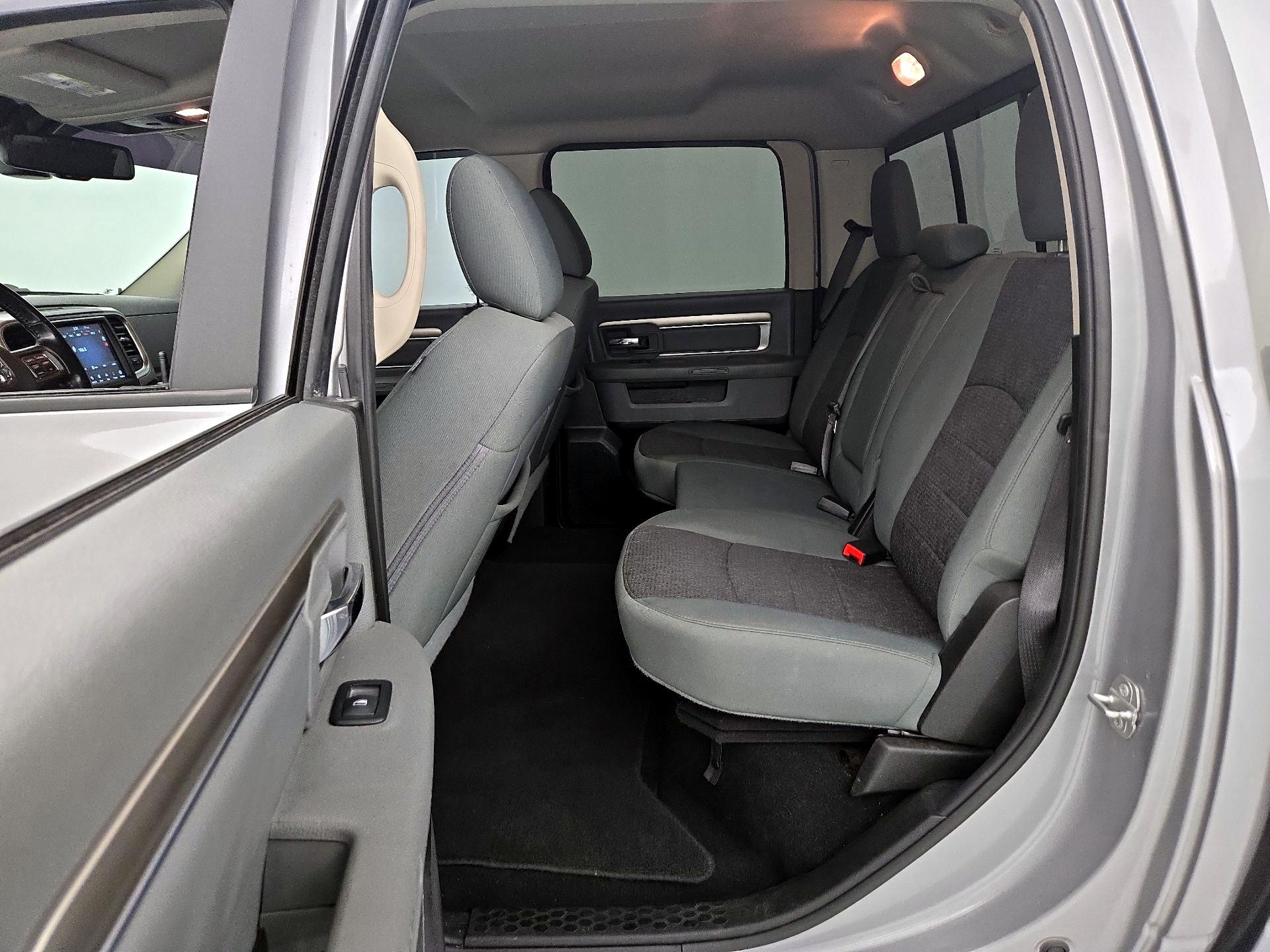 Thumbnail: 2020 RAM 1500 Classic - 20
