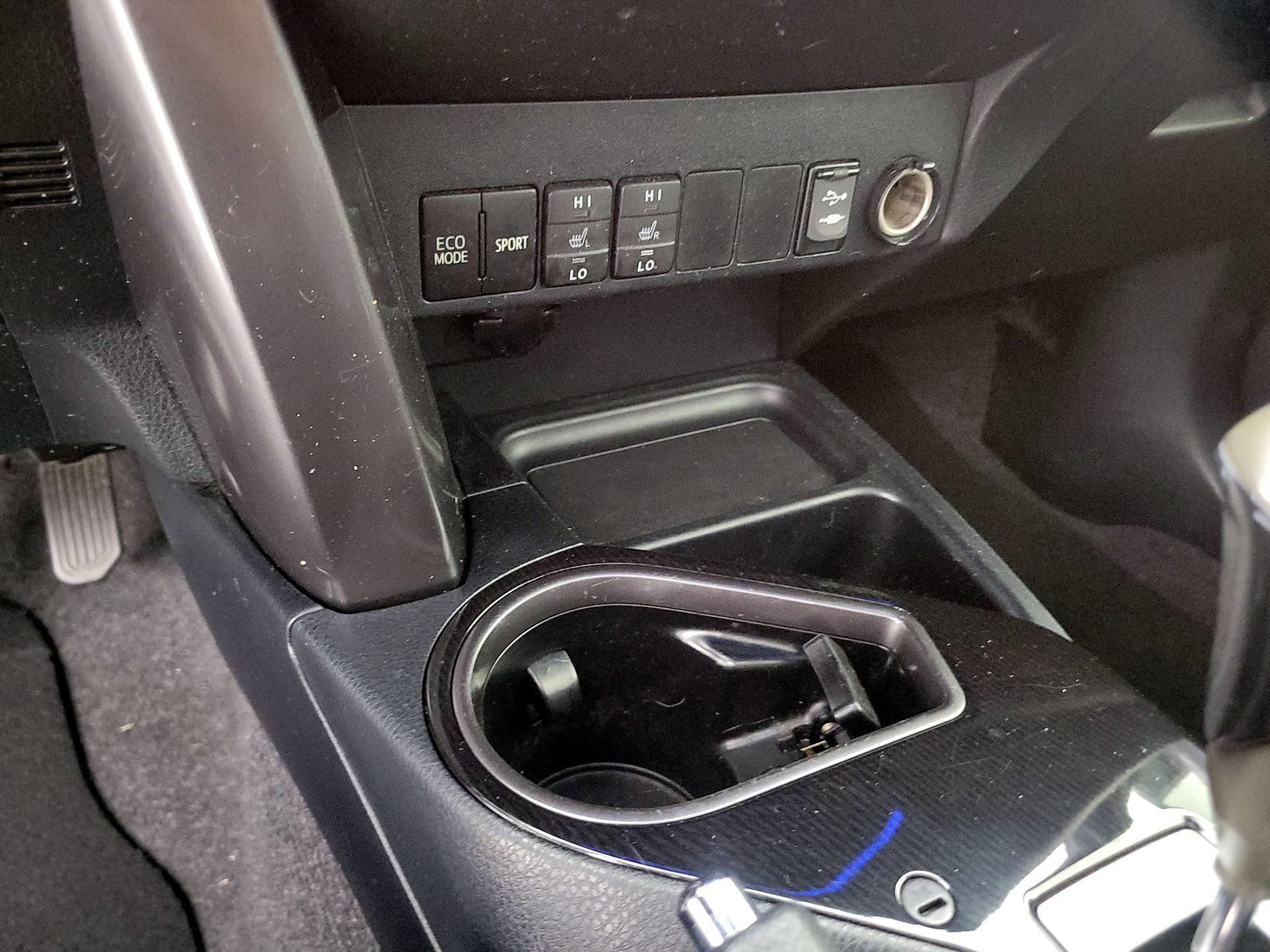 Thumbnail: 2016 Toyota RAV4 - 18