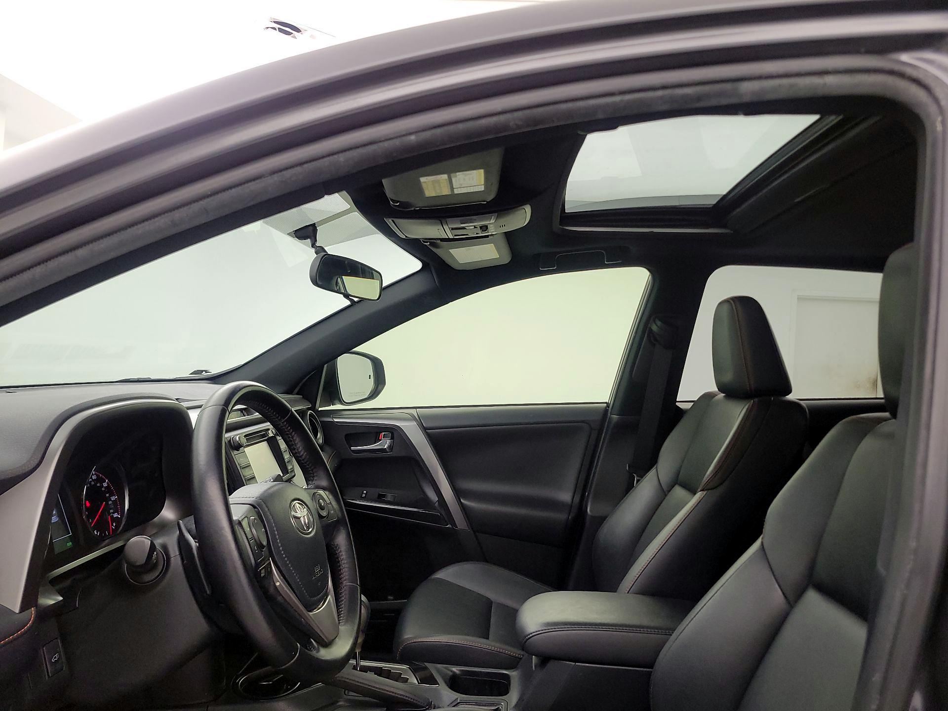 Thumbnail: 2016 Toyota RAV4 - 19