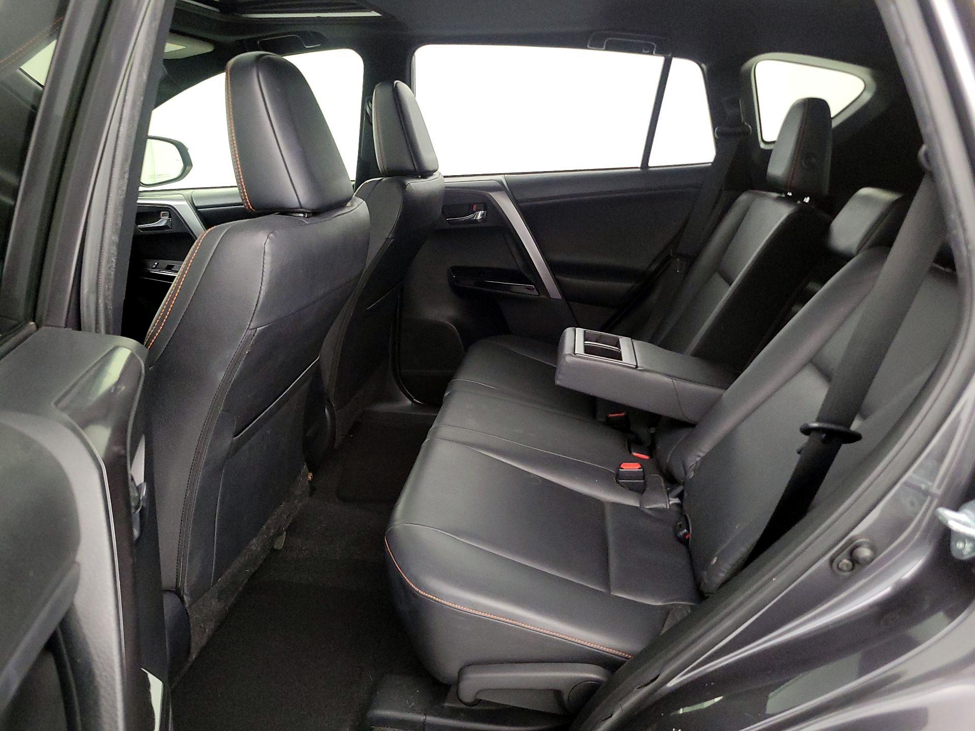 Thumbnail: 2016 Toyota RAV4 - 20
