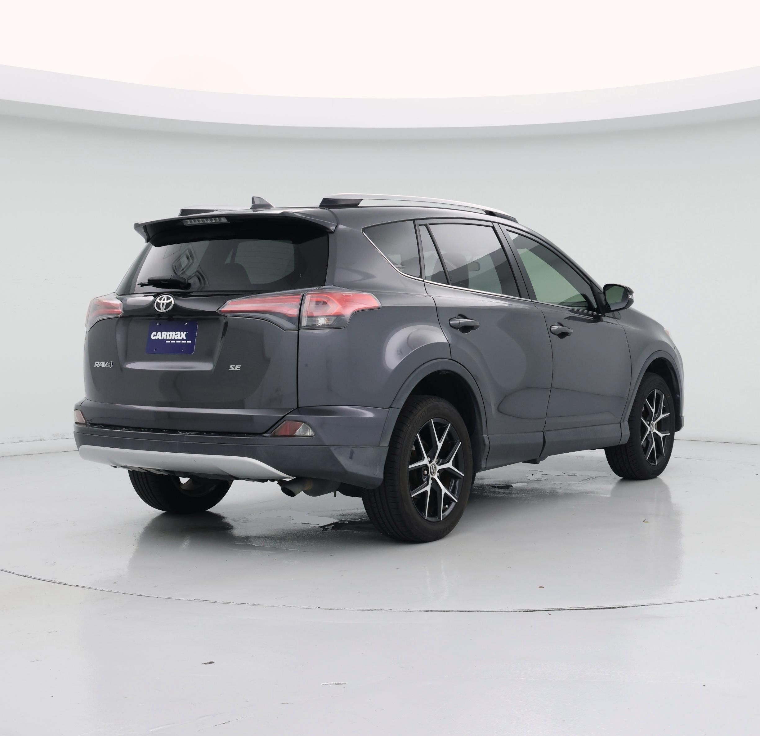 Thumbnail: 2016 Toyota RAV4 - 8
