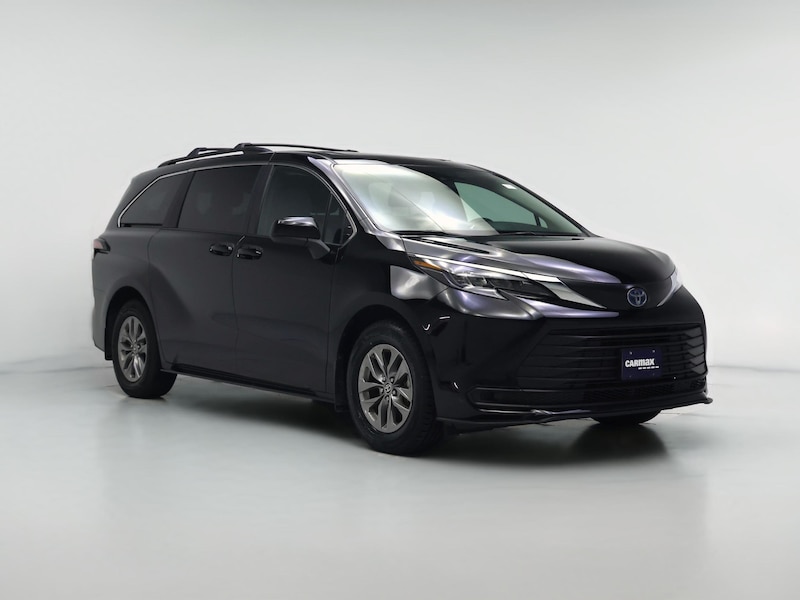 2025 Toyota Sienna LE