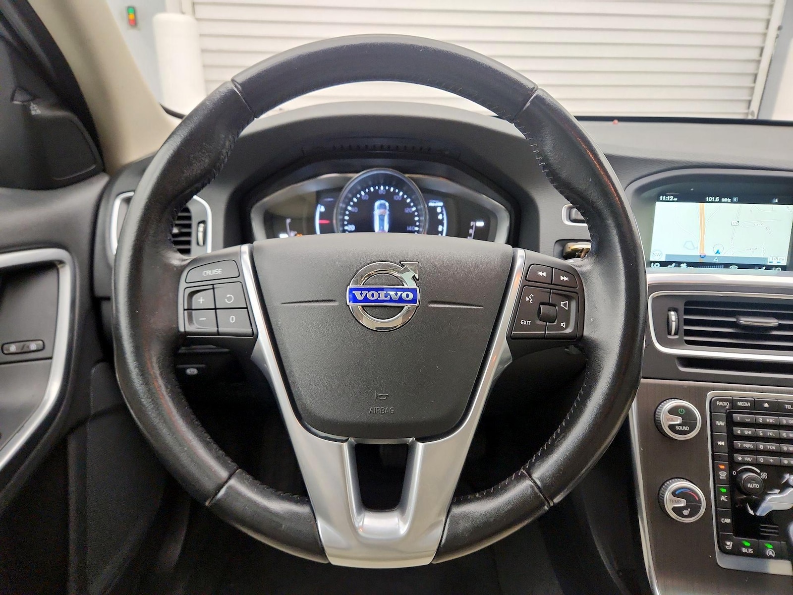 2016 Volvo V60 Premier - Photo 11