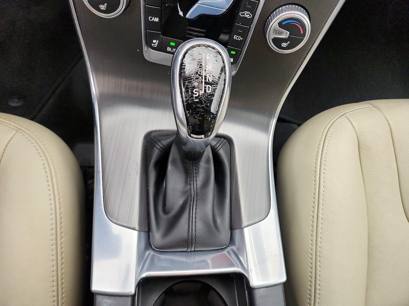 2016 Volvo V60 Premier - Photo 19