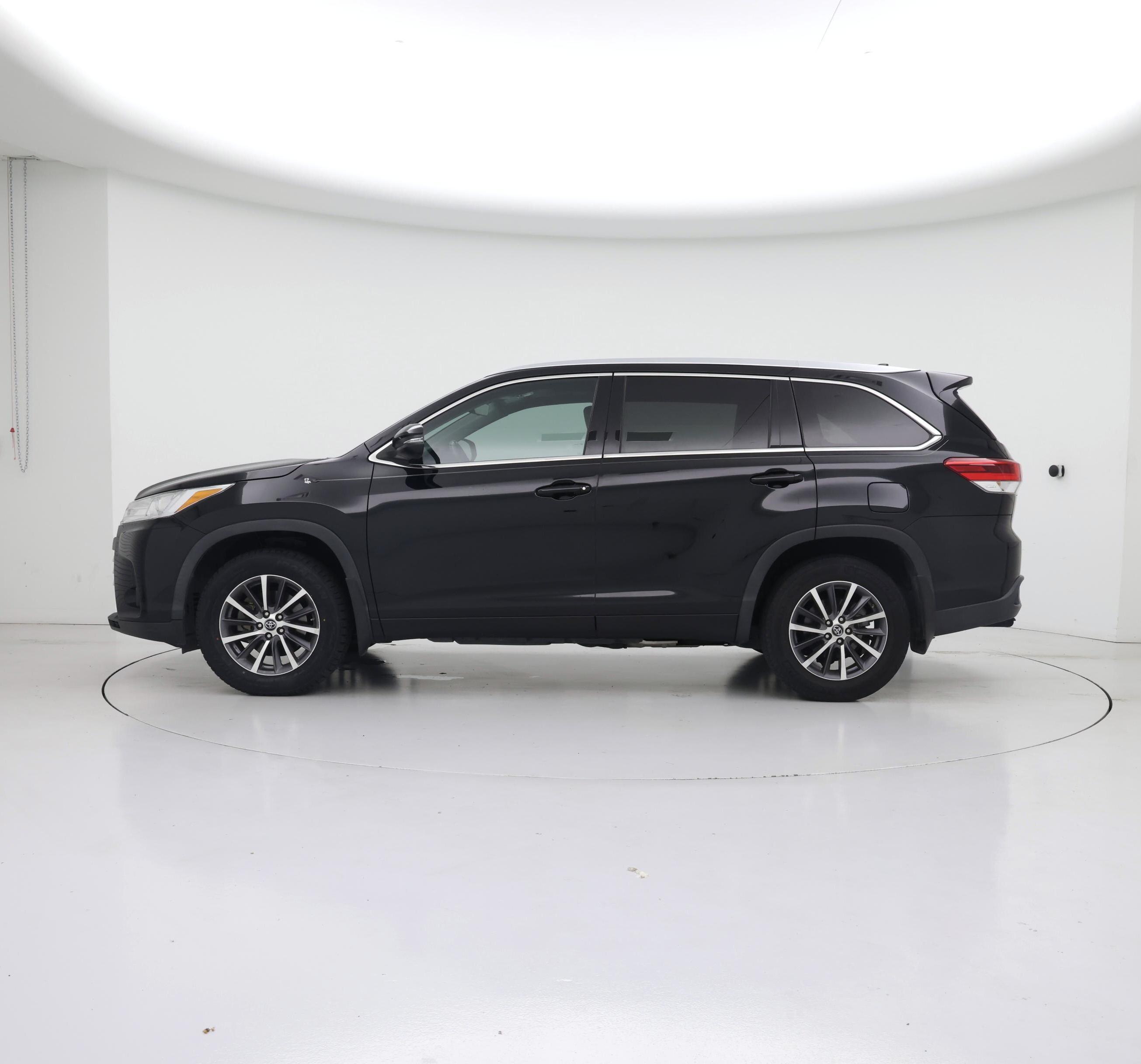 Thumbnail: 2018 Toyota Highlander - 3