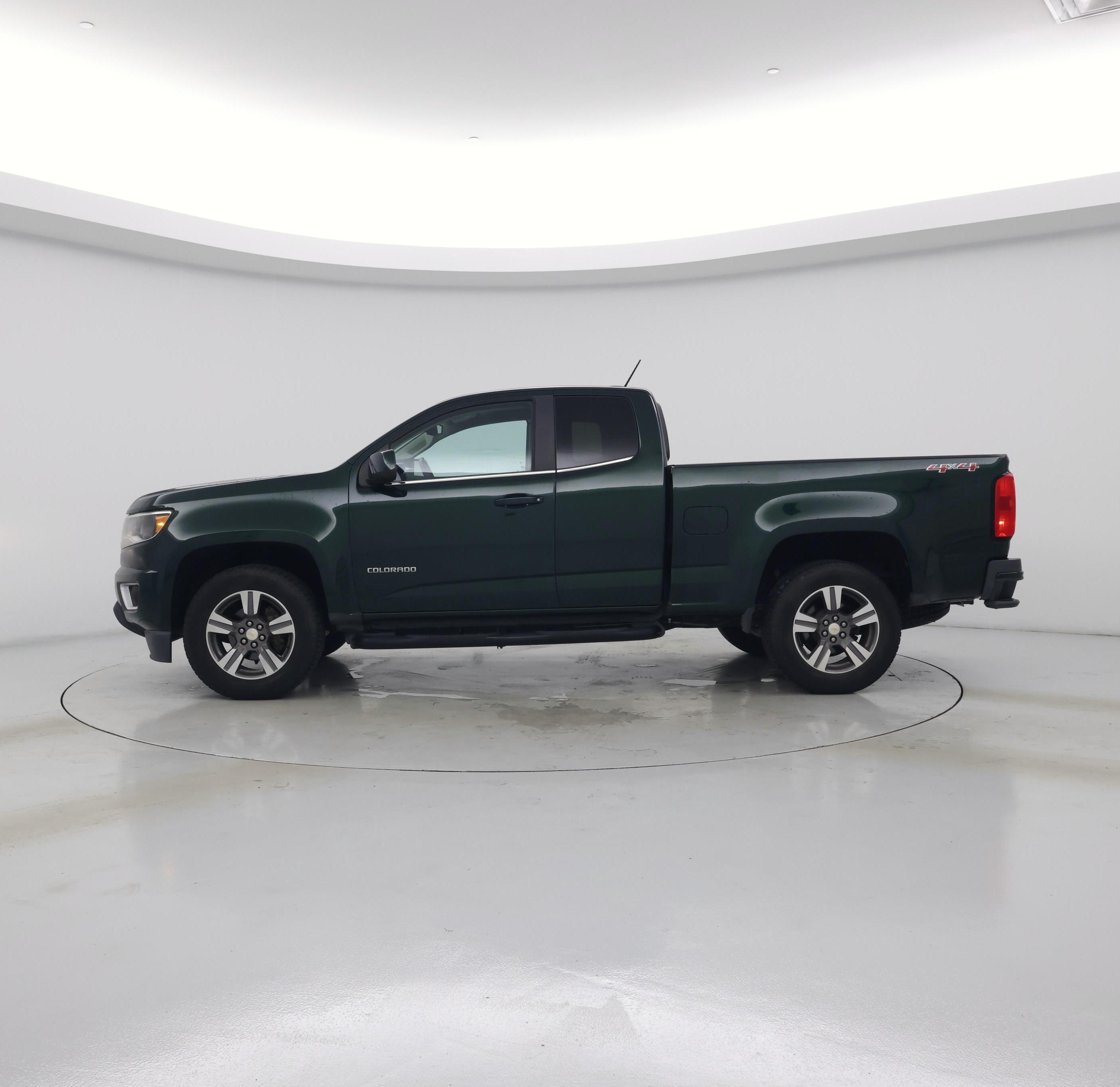 Thumbnail: 2016 Chevrolet Colorado - 3