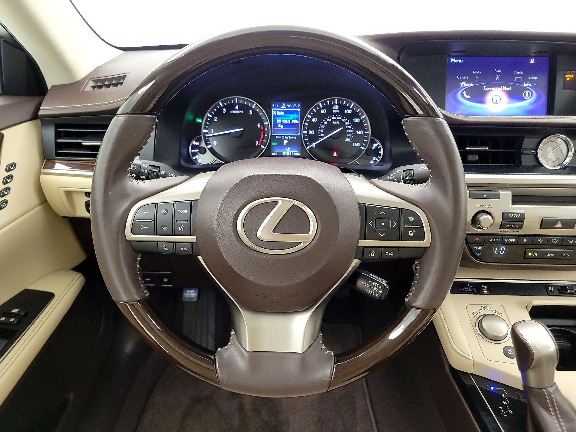Thumbnail: 2017 Lexus ES - 10
