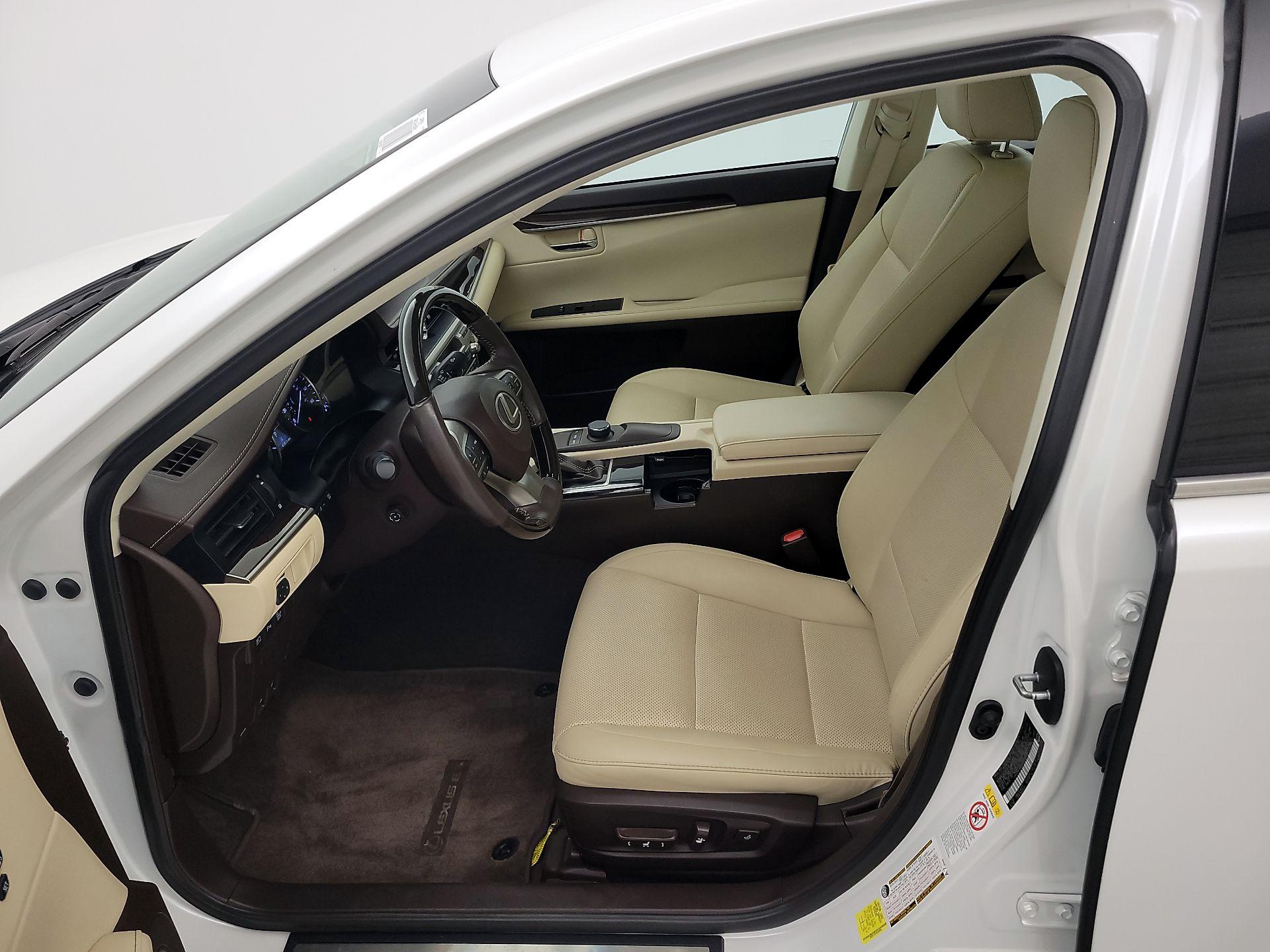 Thumbnail: 2017 Lexus ES - 11