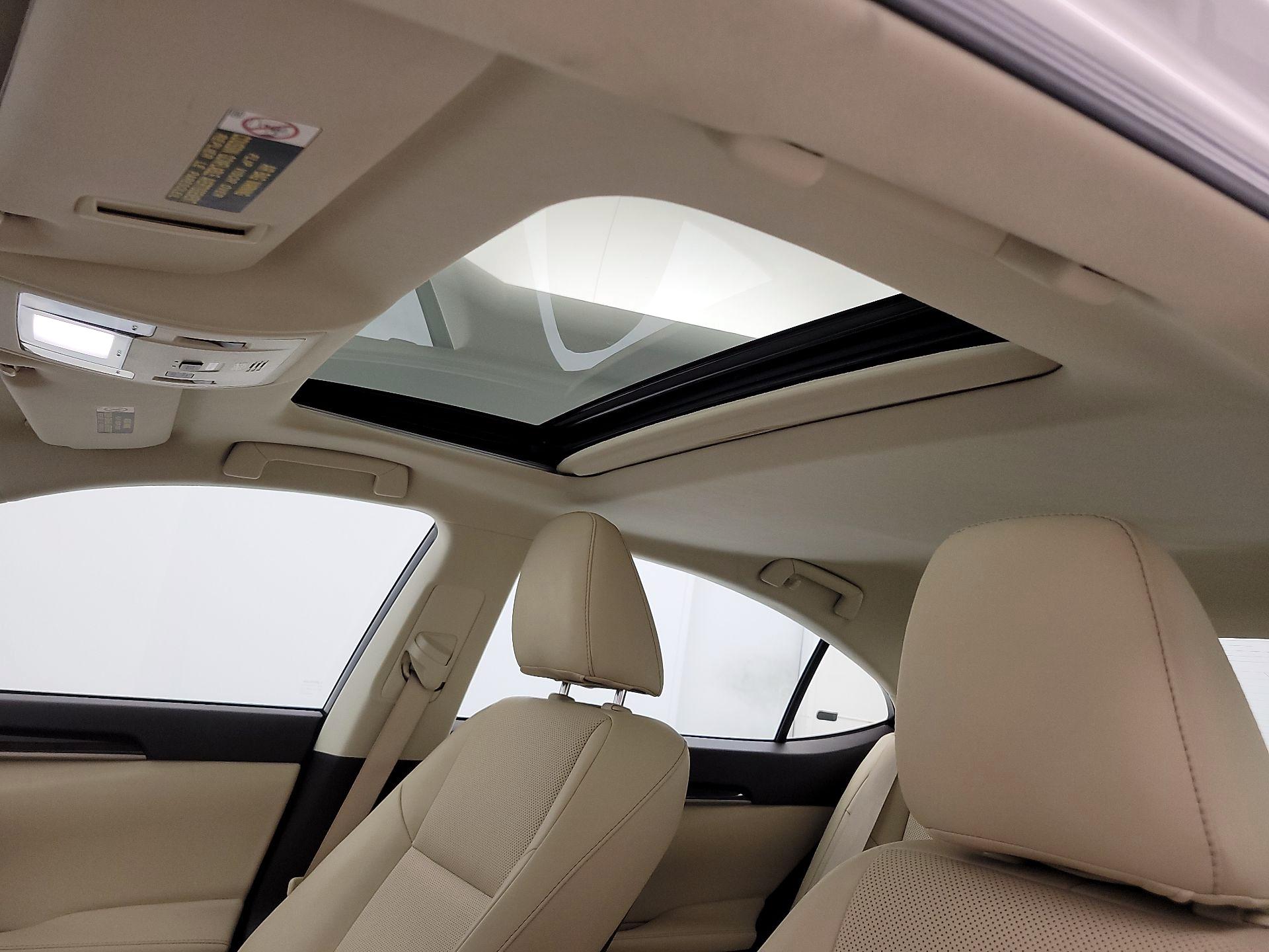 Thumbnail: 2017 Lexus ES - 19
