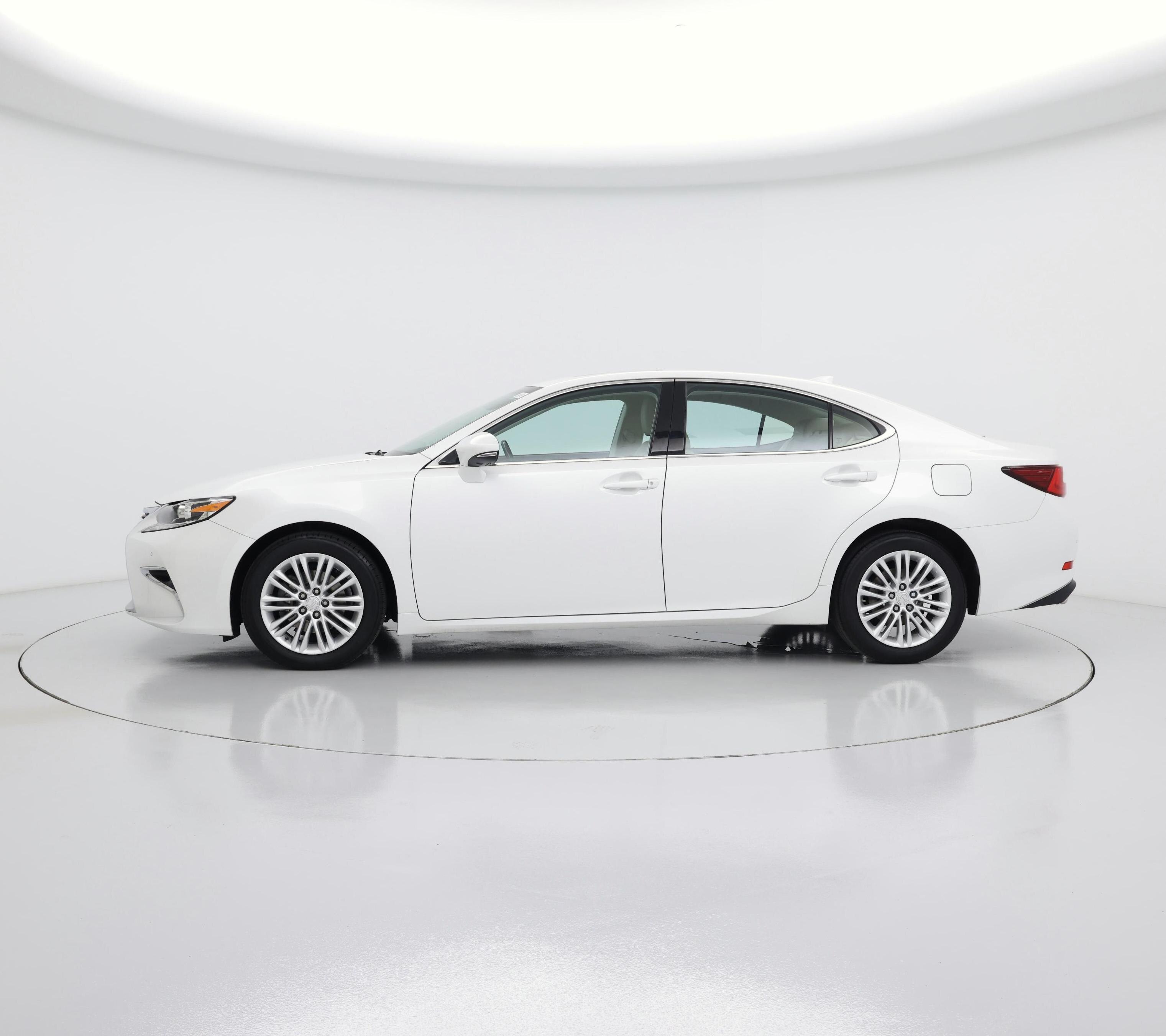 Thumbnail: 2017 Lexus ES - 3