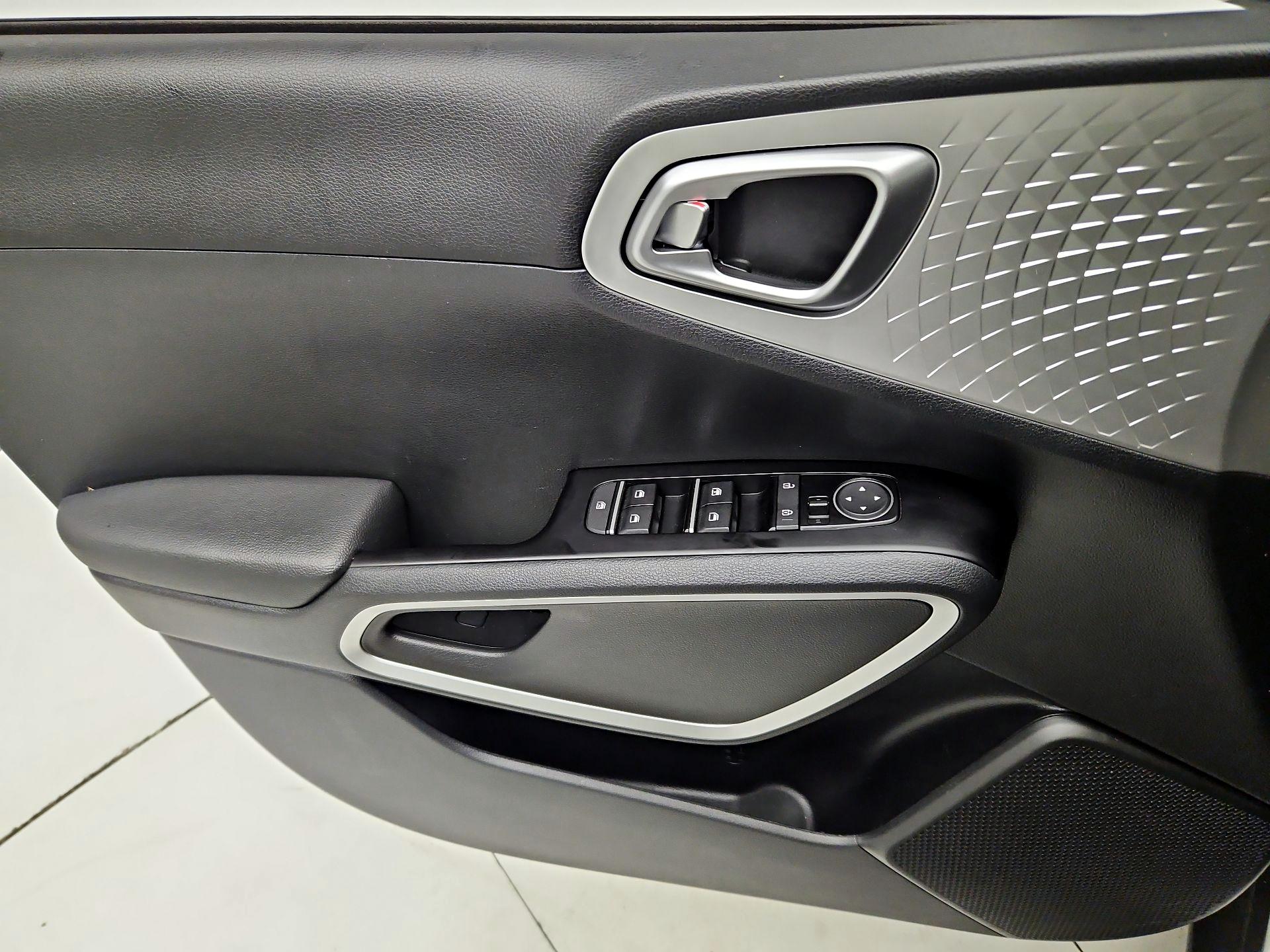 Thumbnail: 2022 Kia Soul - 12