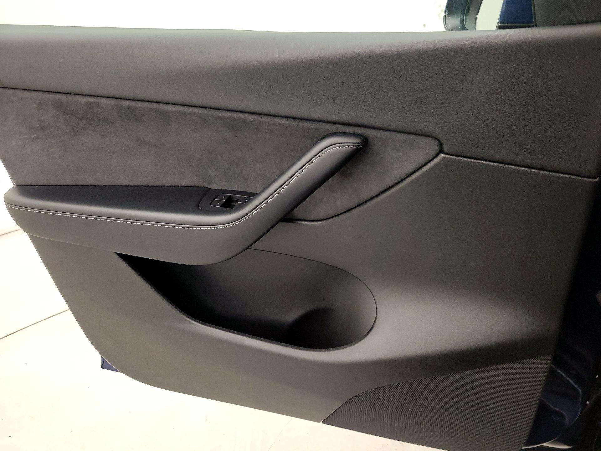 Thumbnail: 2022 Tesla Model Y - 12