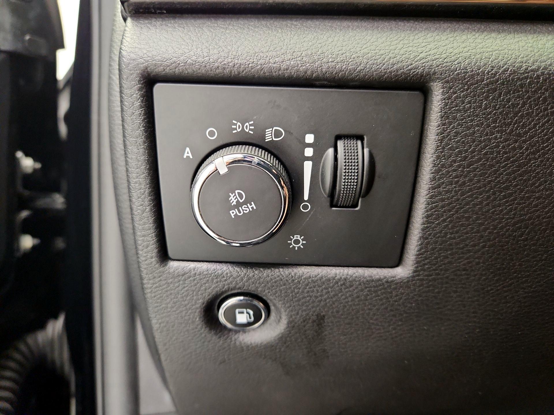 Thumbnail: 2019 Jeep Grand Cherokee - 13