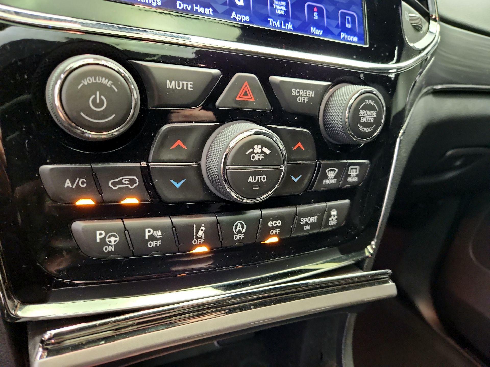 Thumbnail: 2019 Jeep Grand Cherokee - 17