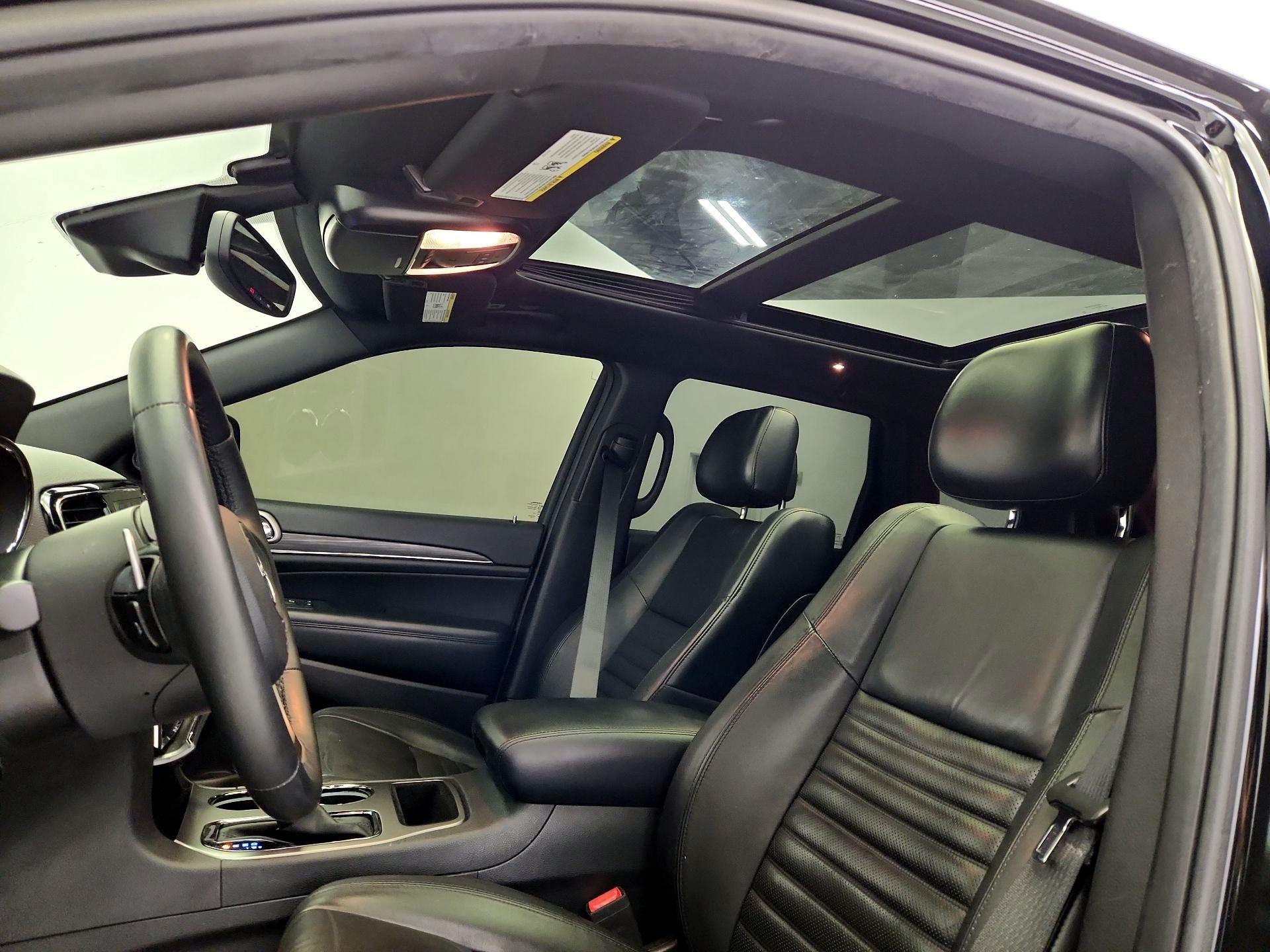Thumbnail: 2019 Jeep Grand Cherokee - 20