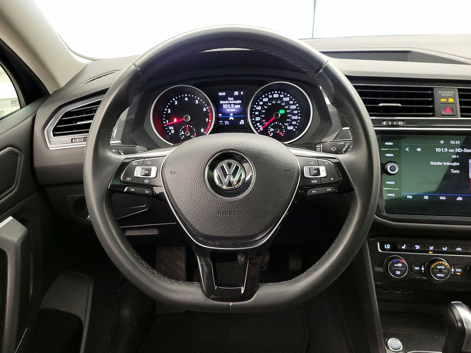 2020 Volkswagen Tiguan SE - Photo 11
