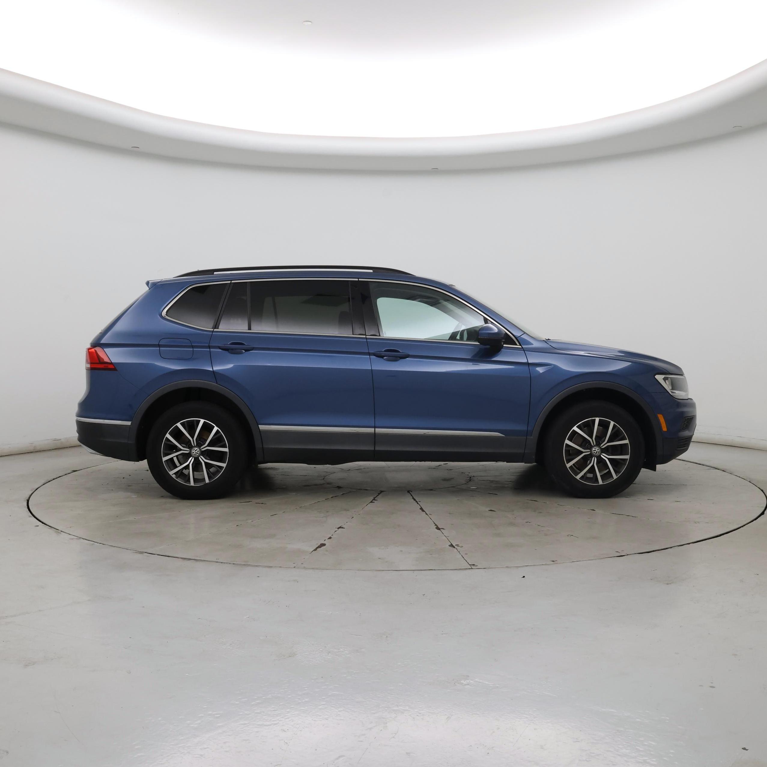 Thumbnail: 2020 Volkswagen Tiguan - 7