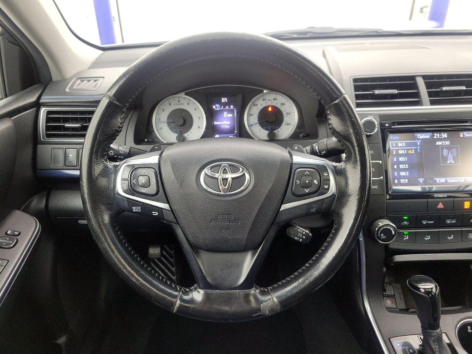 Thumbnail: 2016 Toyota Camry - 10