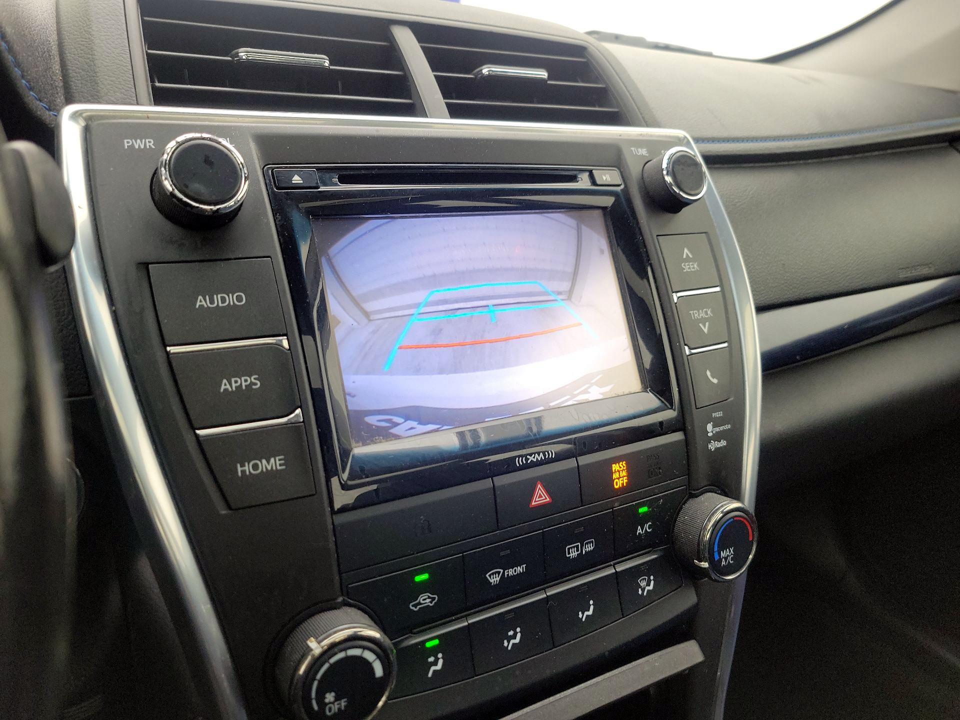 Thumbnail: 2016 Toyota Camry - 14