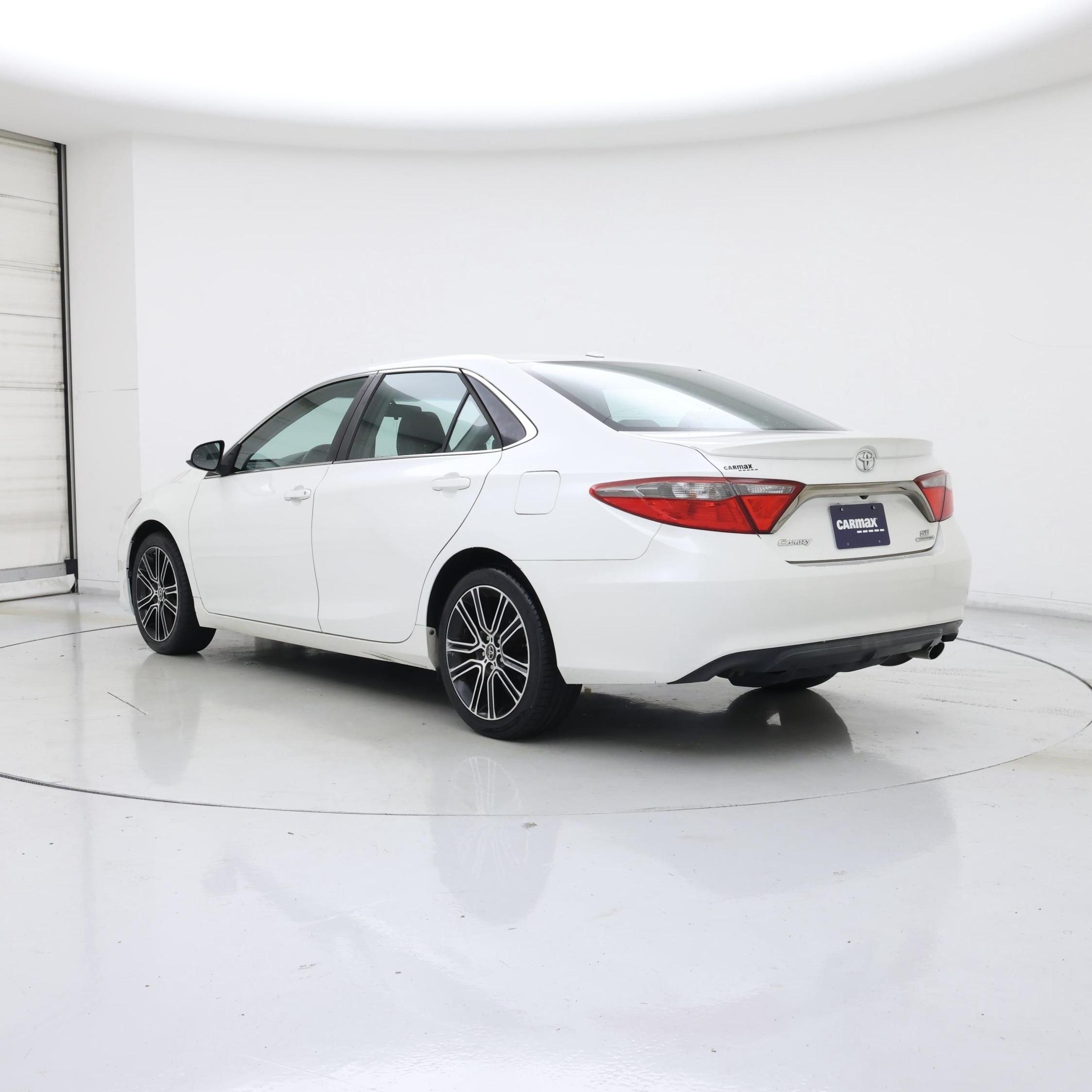 Thumbnail: 2016 Toyota Camry - 2